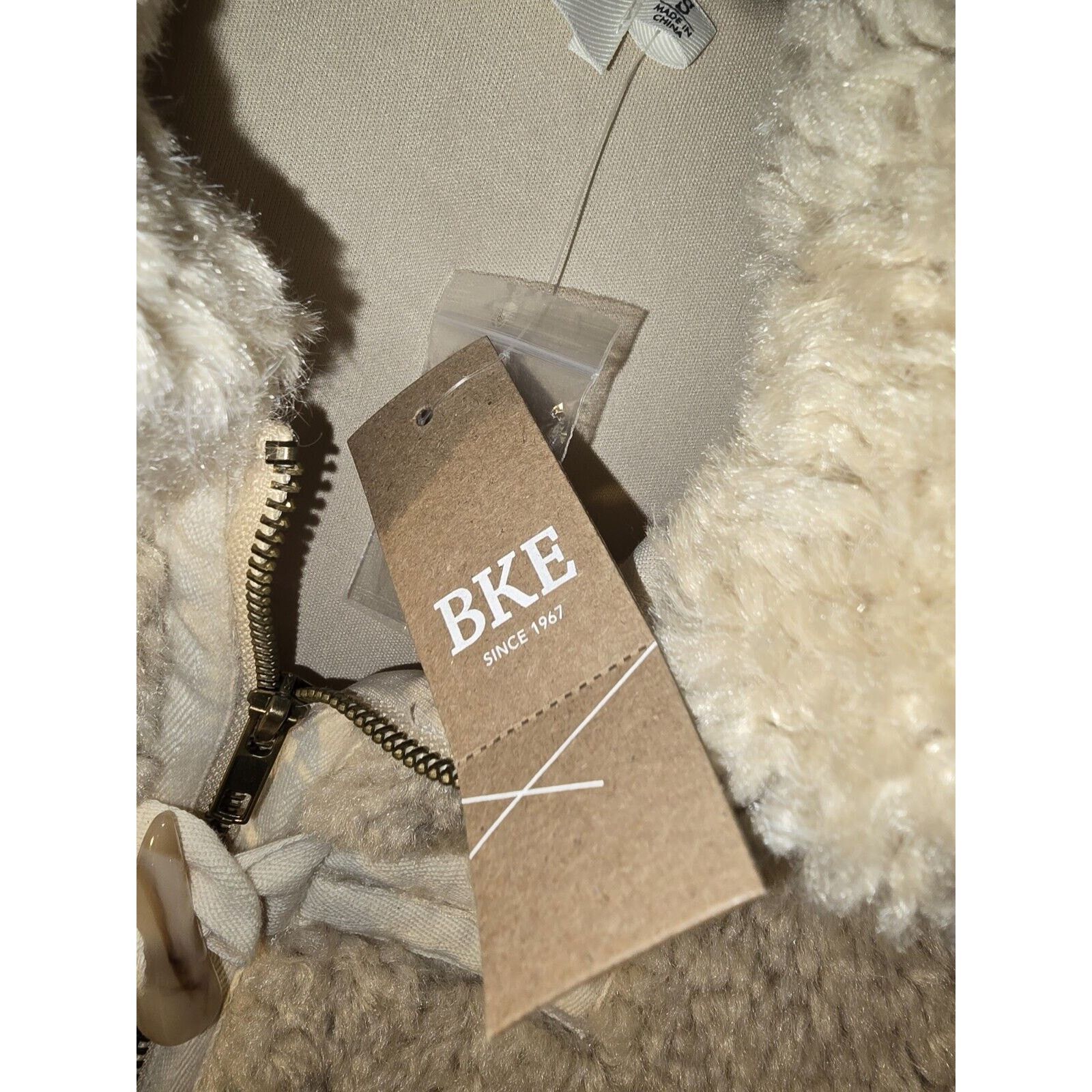 BKE BKE Faux Fur Vest Sherpa Fleece Cream Size Small Pockets NWT Size S / US 4 / IT 40 - 3 Thumbnail