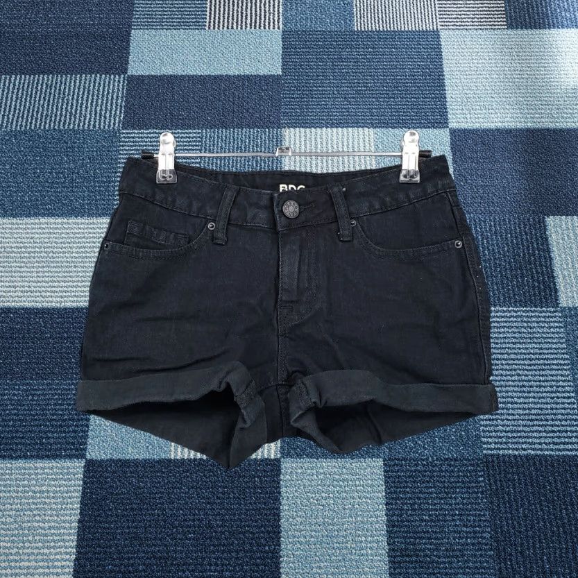 Bdg BDG Shorts Womens 24 Black Alexa Mid Rise 5 Pocket Denim Hot Pants Dark Wash Size 42" / US 20 - 1 Thumbnail