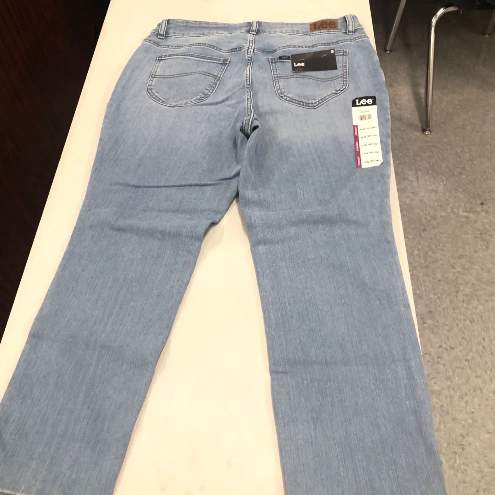 Lee Lee Jeans Womens 16 Straight Stretch Mid Rise Light Wash Blue Denim Jeans (36x28) Size 38" / US 16 / IT 52 - 6 Thumbnail