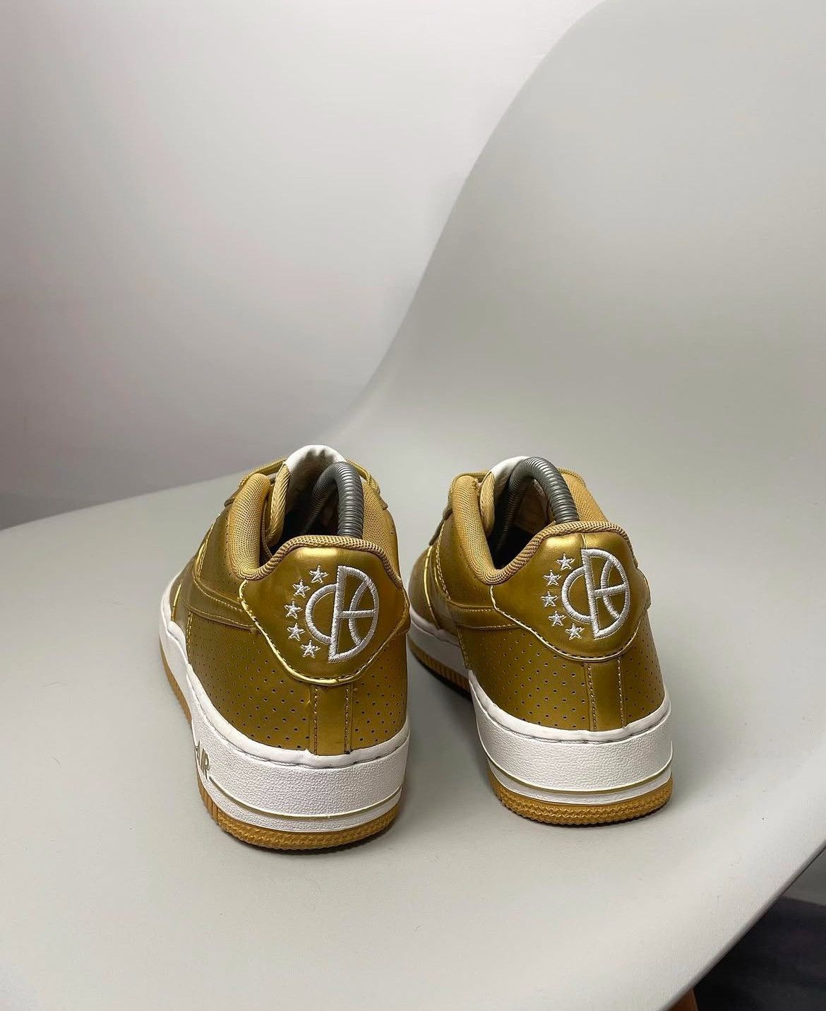 Nike Gold shoes Nike air force 1 low lv8 gs Size US 6 / EU 39 - 11 Thumbnail