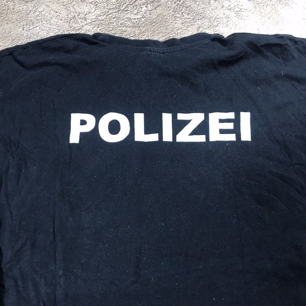Vintage Vintage 90s Polizei Graphic Tee Streetwear Underground Black Size US L / EU 52-54 / 3 - 4 Thumbnail
