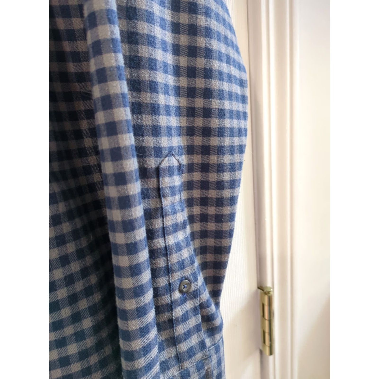 UNTUCKit UNTUCKit Shirt Mens XL Blue Plaid Flannel Long Sleeve Button Up Size US XL / EU 56 / 4 - 2 Thumbnail