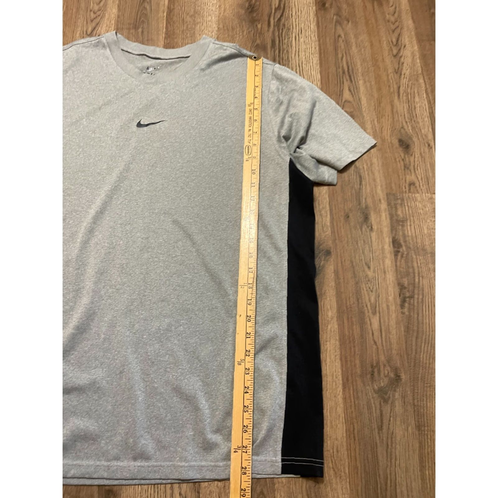 Nike Nike Shirt Mens Size Large Grey Black Dri Fit Athletic Wear Moisture Wicking Nike Dri-FIT L Mens Size US L / EU 52-54 / 3 - 7 Thumbnail