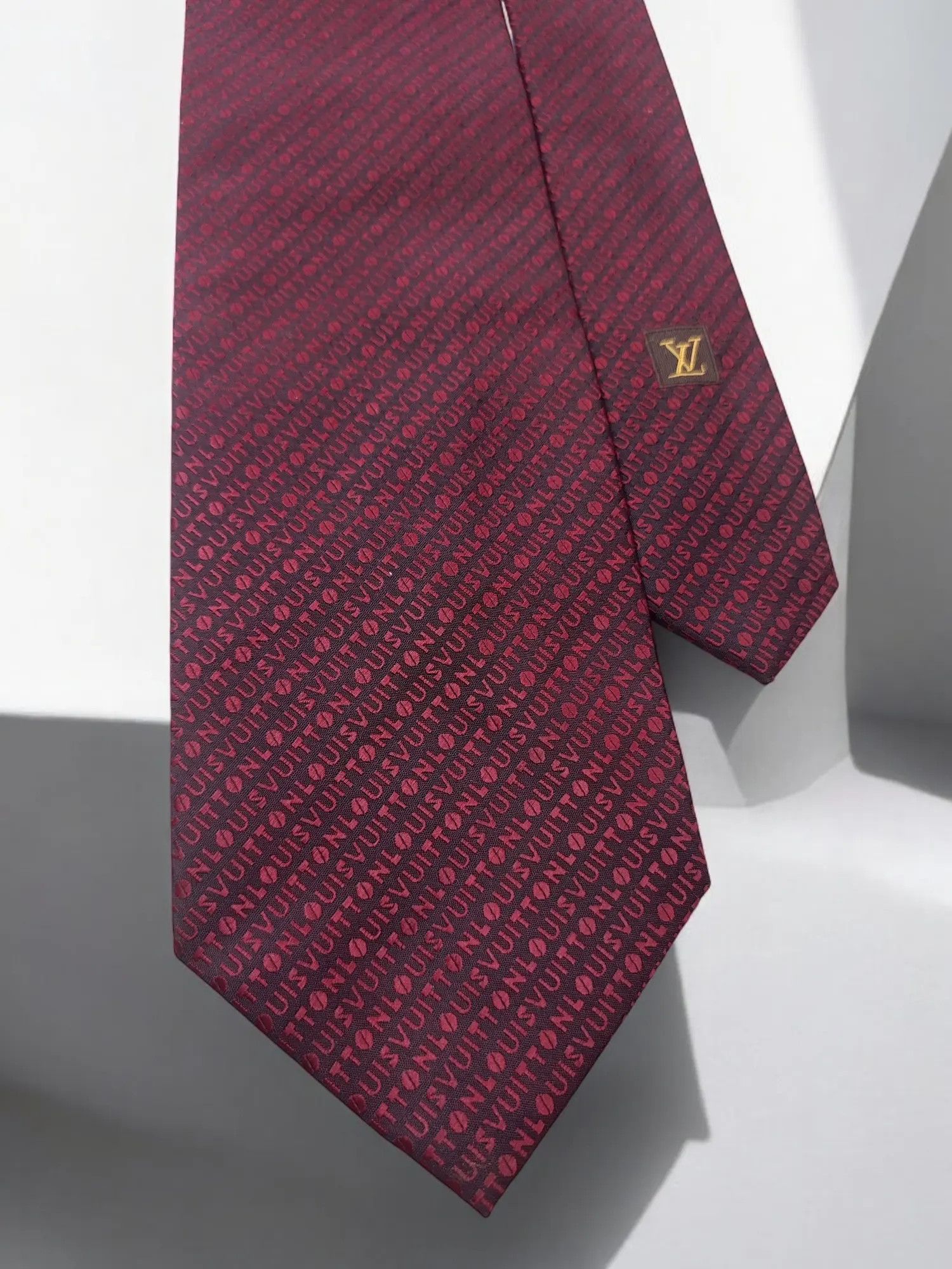 Louis Vuitton Louis Vuitton Silk Overflow Monogram Tie Cravatte Size ONE SIZE - 1 Thumbnail