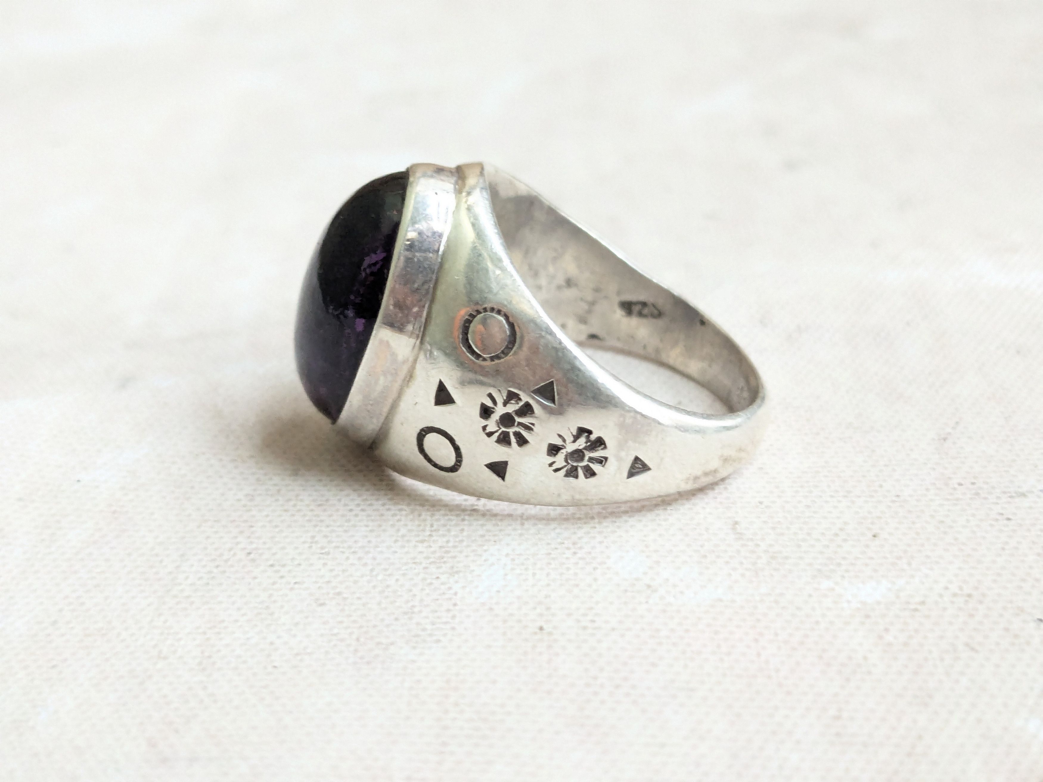 Sterling Silver Silpada Sterling Silver Ring Purple Amethyst 9.75 Oval Size ONE SIZE - 3 Thumbnail