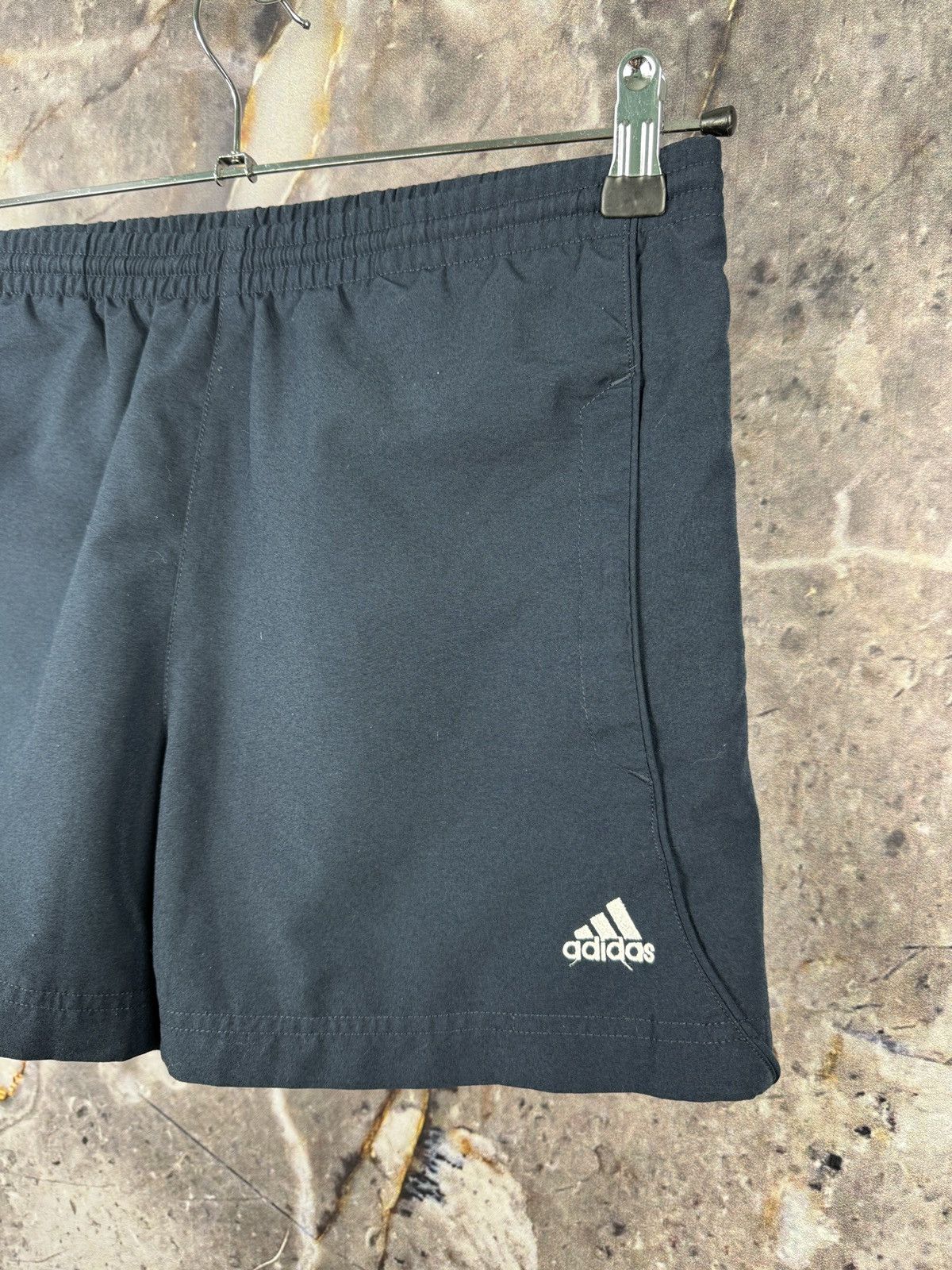 Adidas Adidas Vintage Athletic Sports Shorts Embroidered Logo Size US 32 / EU 48 - 3 Thumbnail