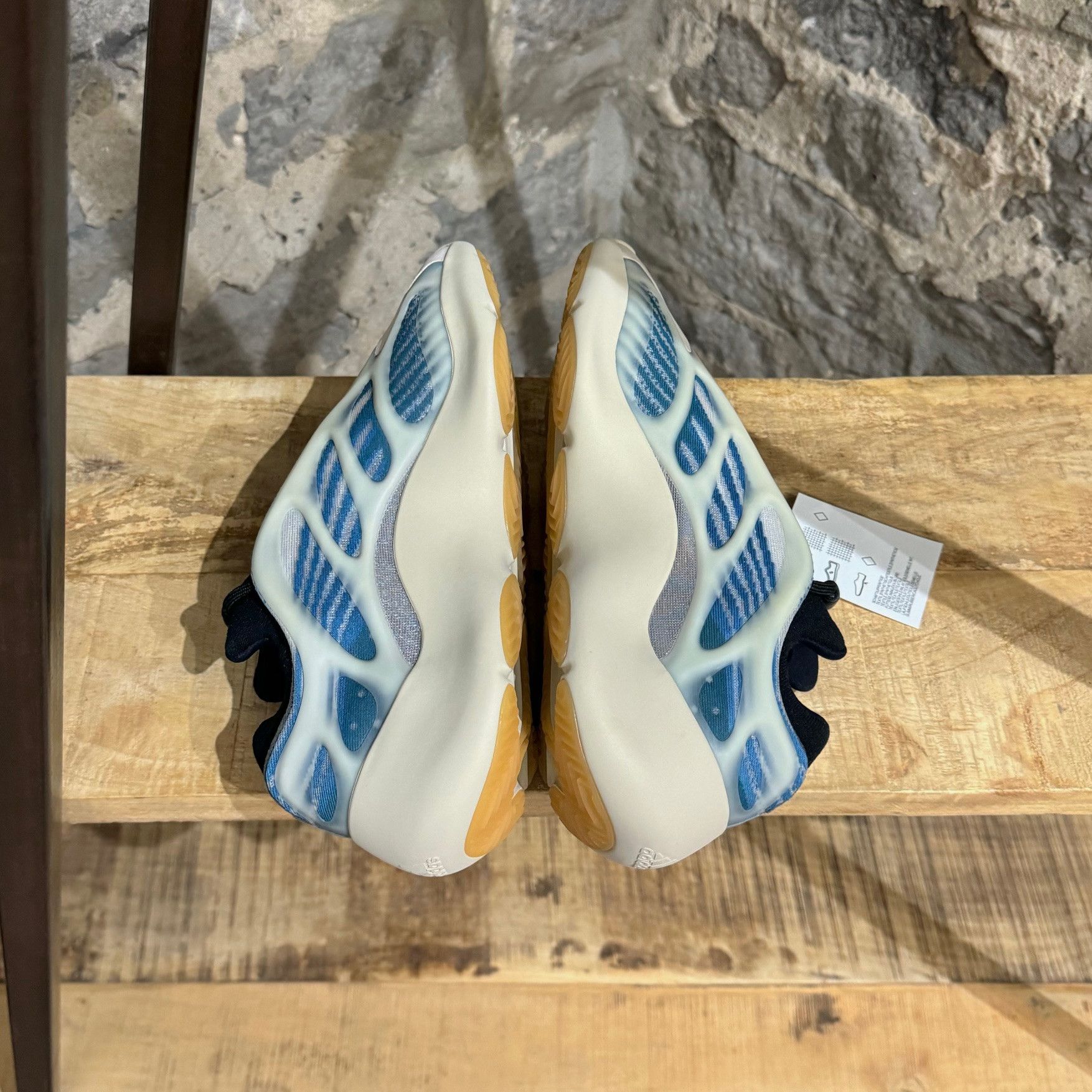 Adidas × Kanye West Adidas Yeezy 700 V3 Kyanit Sneakers Size US 9.5 / EU 42-43 - 7 Thumbnail
