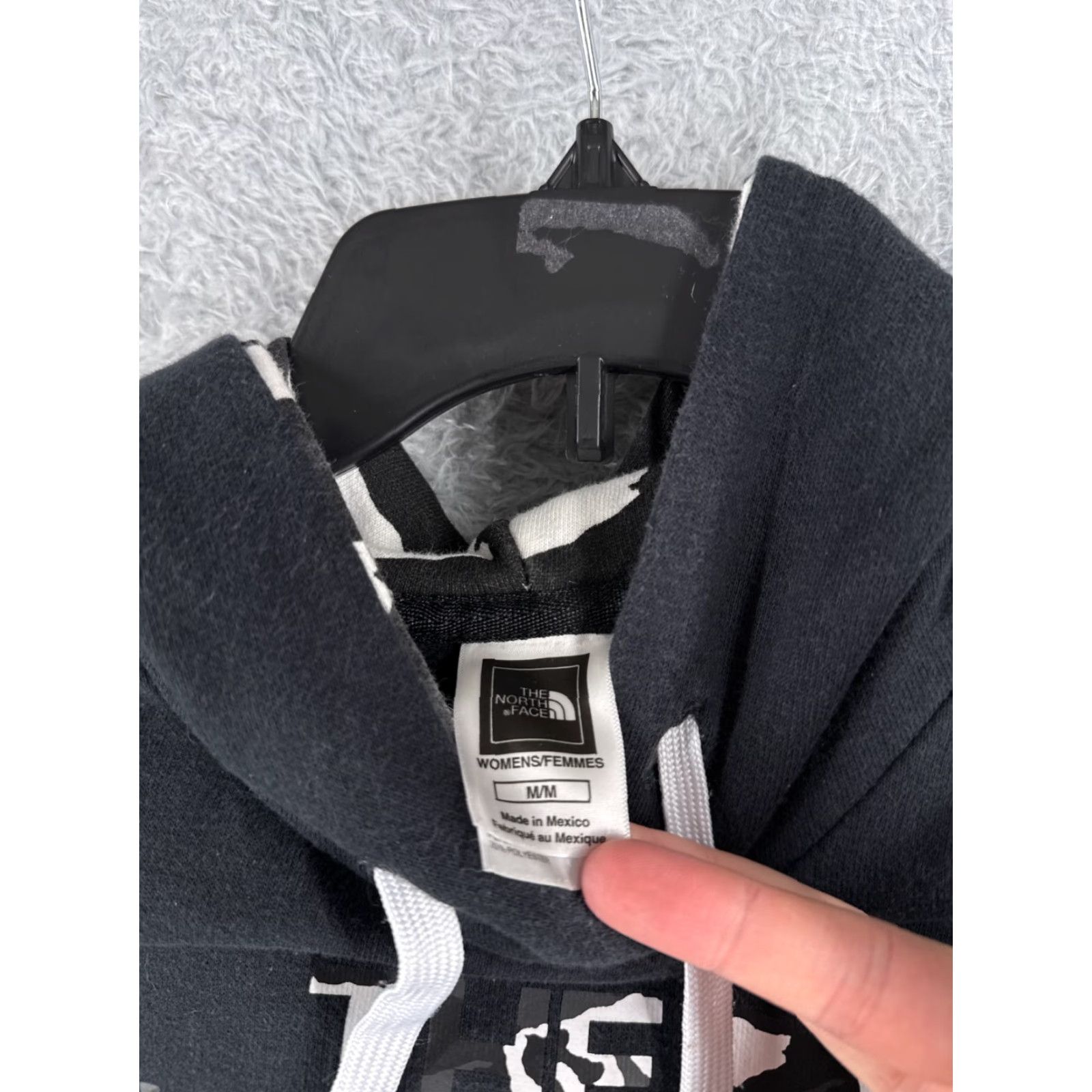 The North Face The North Face Hoodie Womens Medium Black Camouflage Logo Pullover Crew Neck Pockets 34 in Regular Size Type: Hoodie Size M / US 6-8 / IT 42-44 - 7 Thumbnail