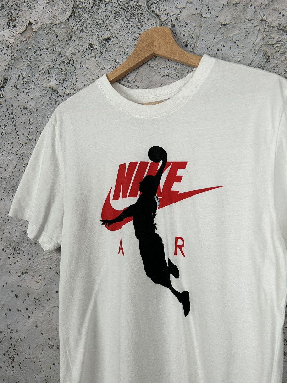 Nike Nike Air Graphic Tee NBA Retro Jordan Streetwear Sportswear Size US S / EU 44-46 / 1 - 2 Thumbnail