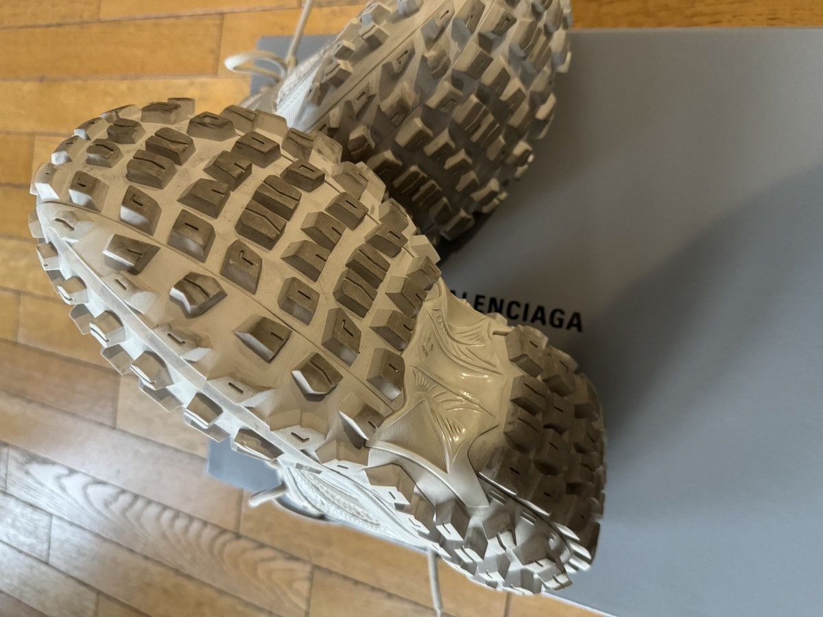Balenciaga OG Balenciaga Defender Black 41 BOUNCER DEMNA YE CARTI Size US 8.5 / EU 41-42 - 21 Thumbnail