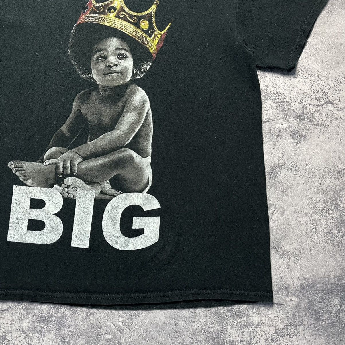 Rap Tees The Notorious B.I.G. Biggie Ready To Die Big Logo Tee Size US M / EU 48-50 / 2 - 6 Thumbnail