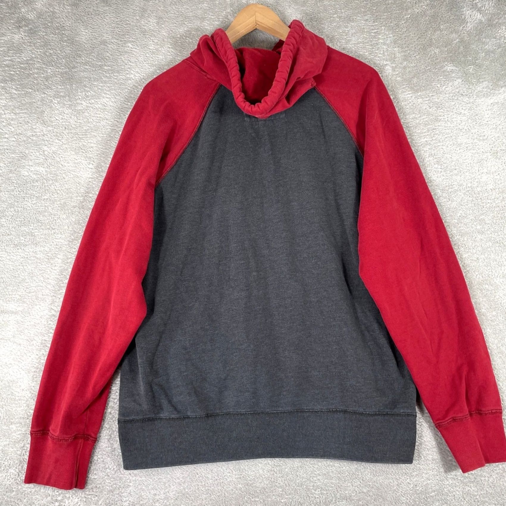 American Eagle Outfitters VINTAGE American Eagle Hoodie Medium Red Gray Eagle Graphic Y2K Skater Mens Size US M / EU 48-50 / 2 - 6 Thumbnail