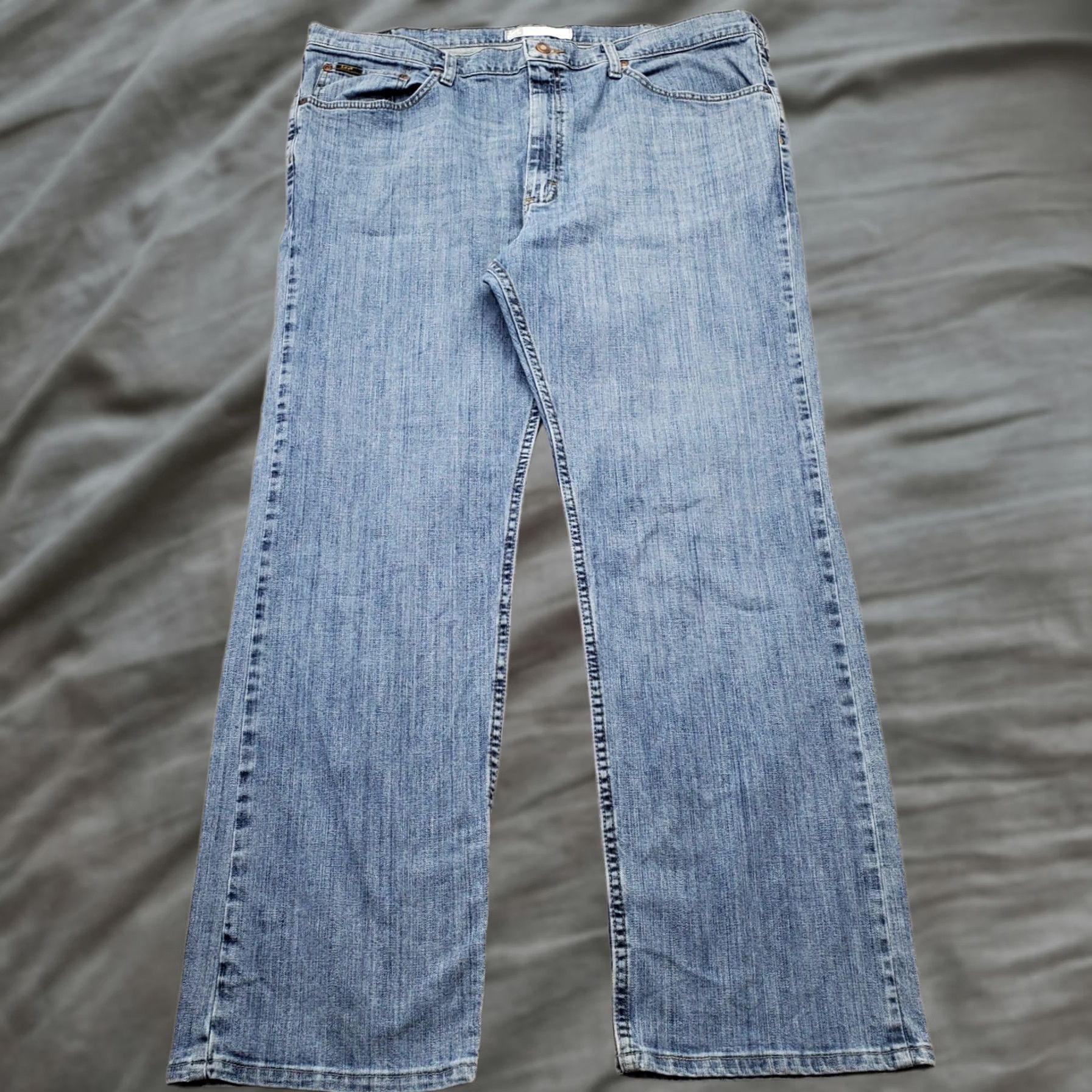 Lee Lee Premium Jeans Mens 42x32 Blue Denim Classic Fit Medium Wash Straight Leg Size US 42 / EU 58 - 1 Thumbnail