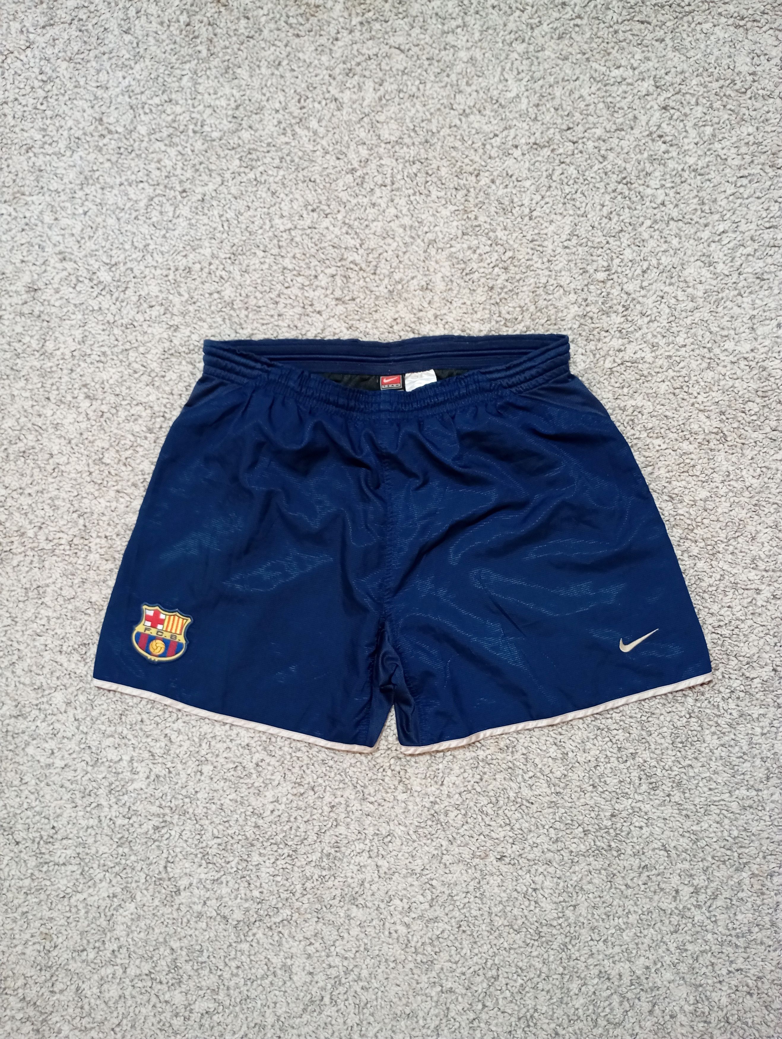 Nike Vintage Nike FC Barcelona Football Soccer Shorts Size US 36 / EU 52 - 2 Thumbnail