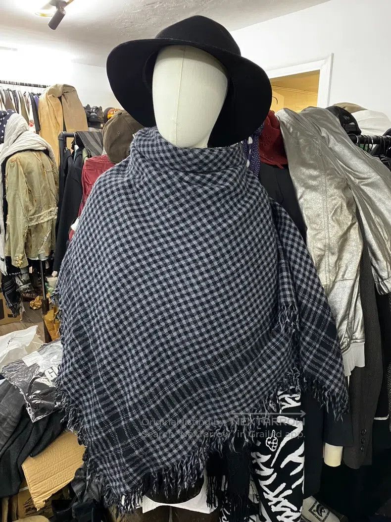Takahiromiyashita The Soloist. Takahiromiyashita The Soloist. Plaid large scarf shawl sca Size ONE SIZE - 5 Thumbnail