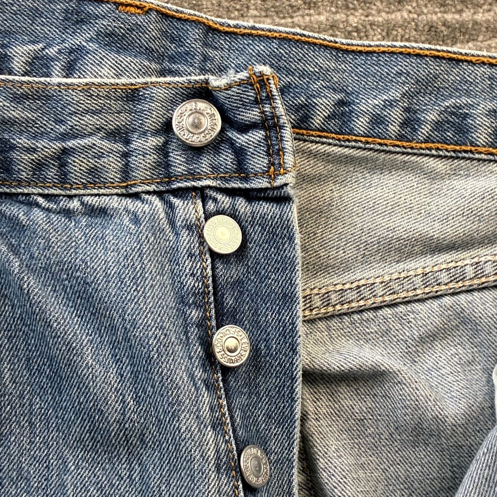 Levi's VINTAGE Levi's 501 Jeans Mens 34x36 Blue Denim Distressed 90s Regular 5-Pocket Size US 34 / EU 50 - 7 Thumbnail