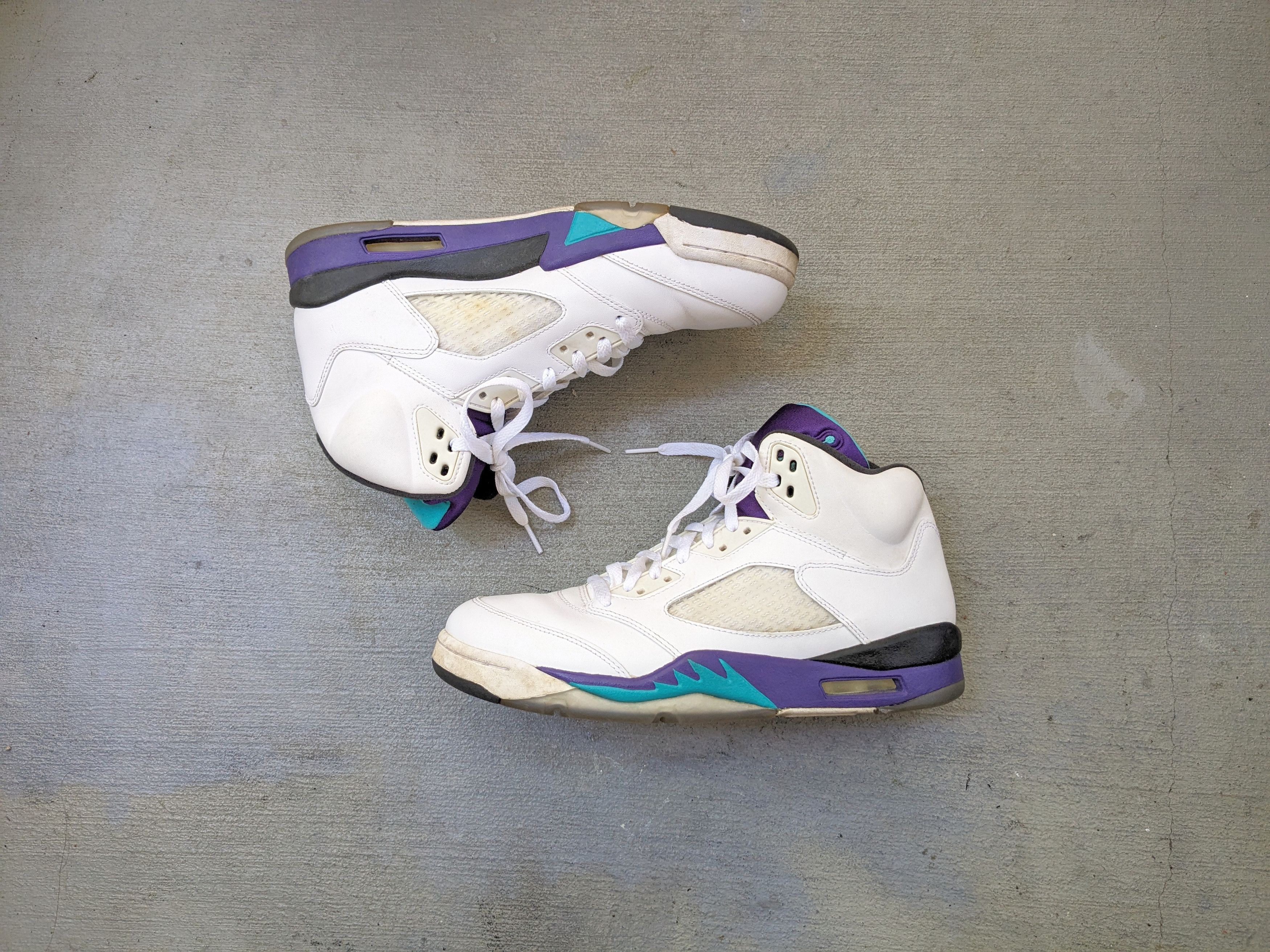 Jordan Brand Nike Air Jordan 5 Retro Grape 2013 White Purple 136027-108 Size US 9.5 / EU 42-43 - 1 Thumbnail
