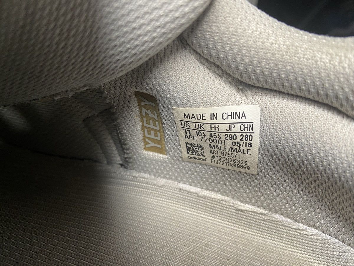Adidas Yeezy 700 Wave Runner Size US 11 / EU 44 - 6 Thumbnail