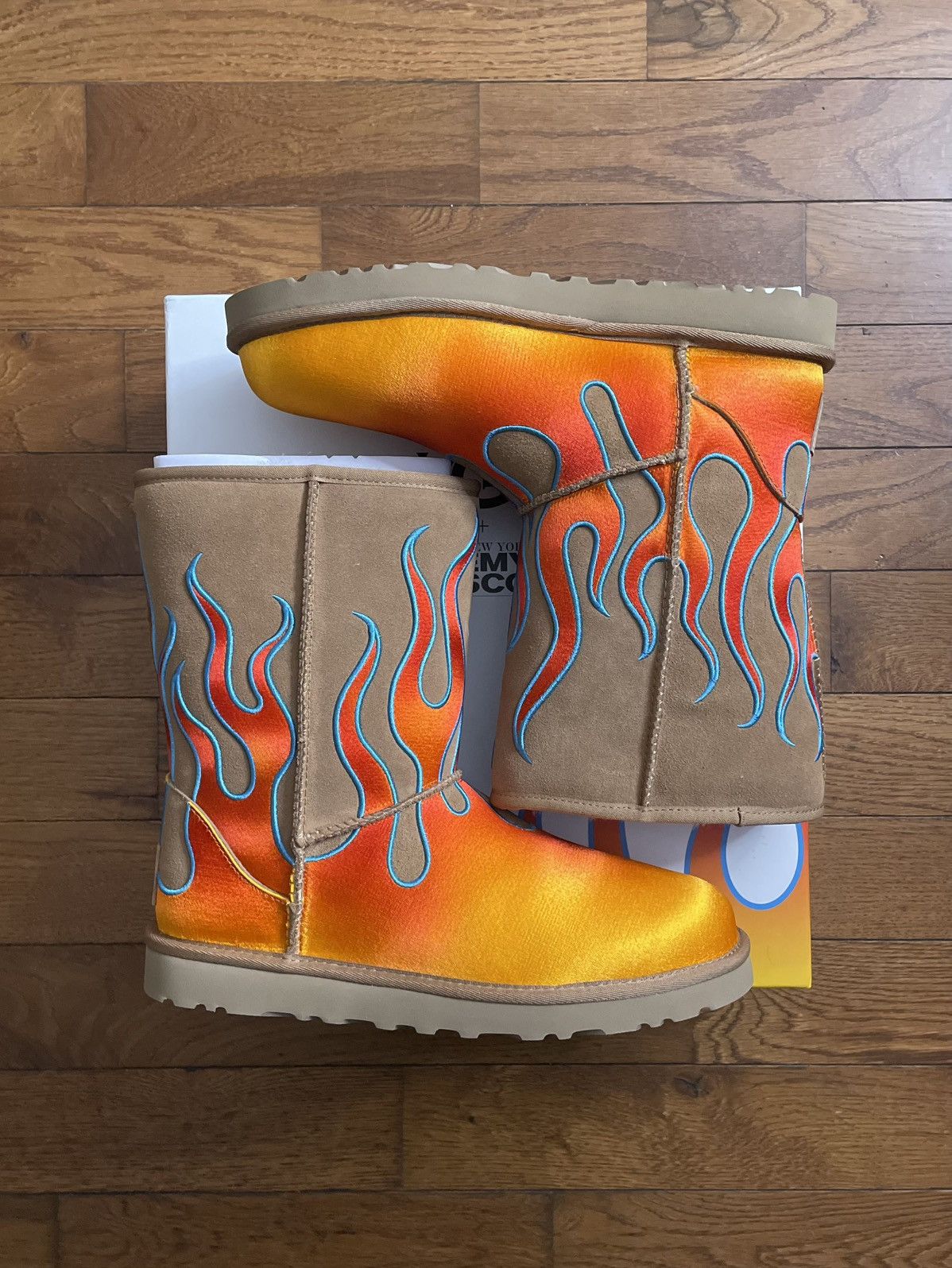 Jeremy Scott UGG Jeremy Scott Classic Short (2025) Size US 9 / EU 42 - 2 Thumbnail