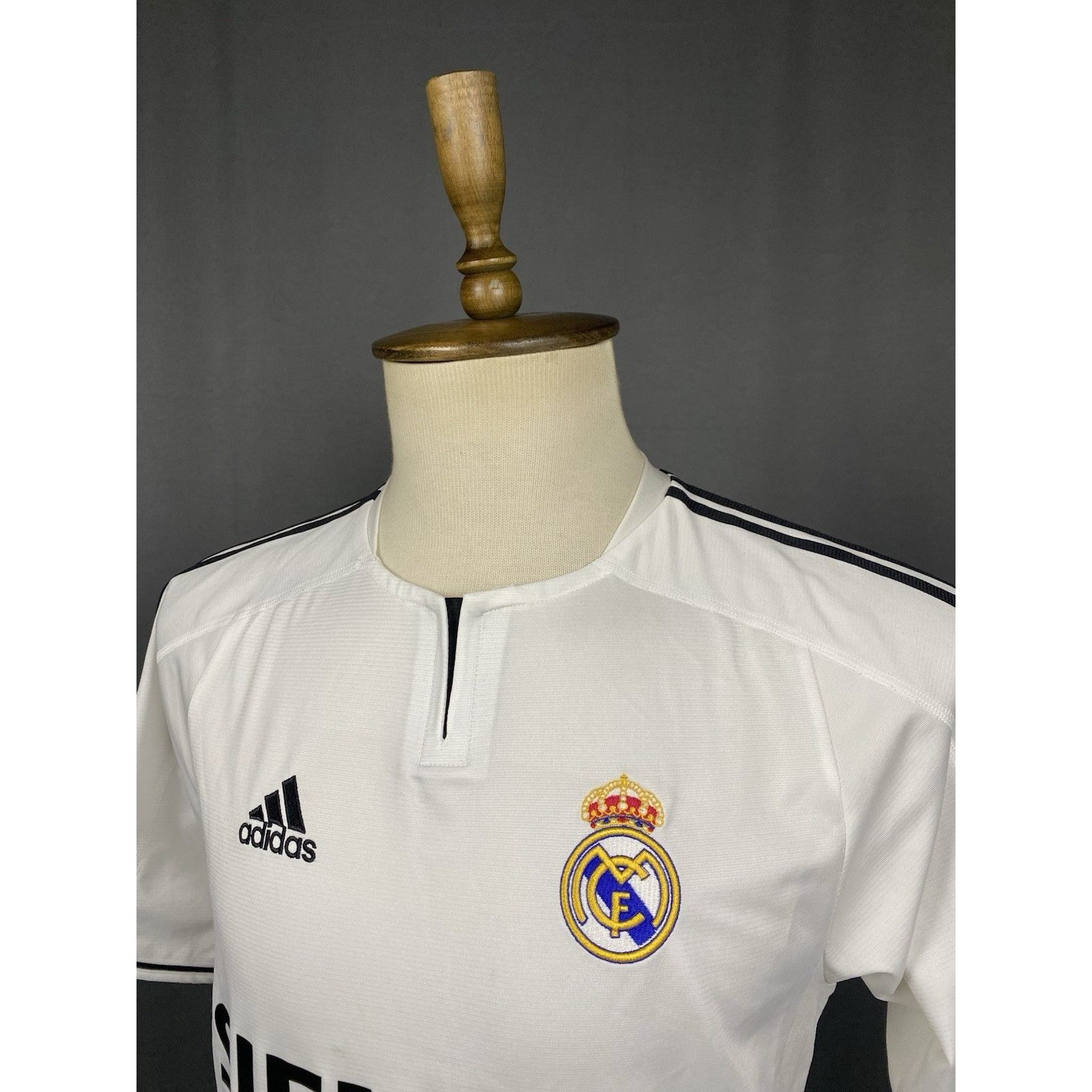 Adidas Beckham Real Madrid Adidas White 2004 Jersey Size S Size US S / EU 44-46 / 1 - 5 Thumbnail
