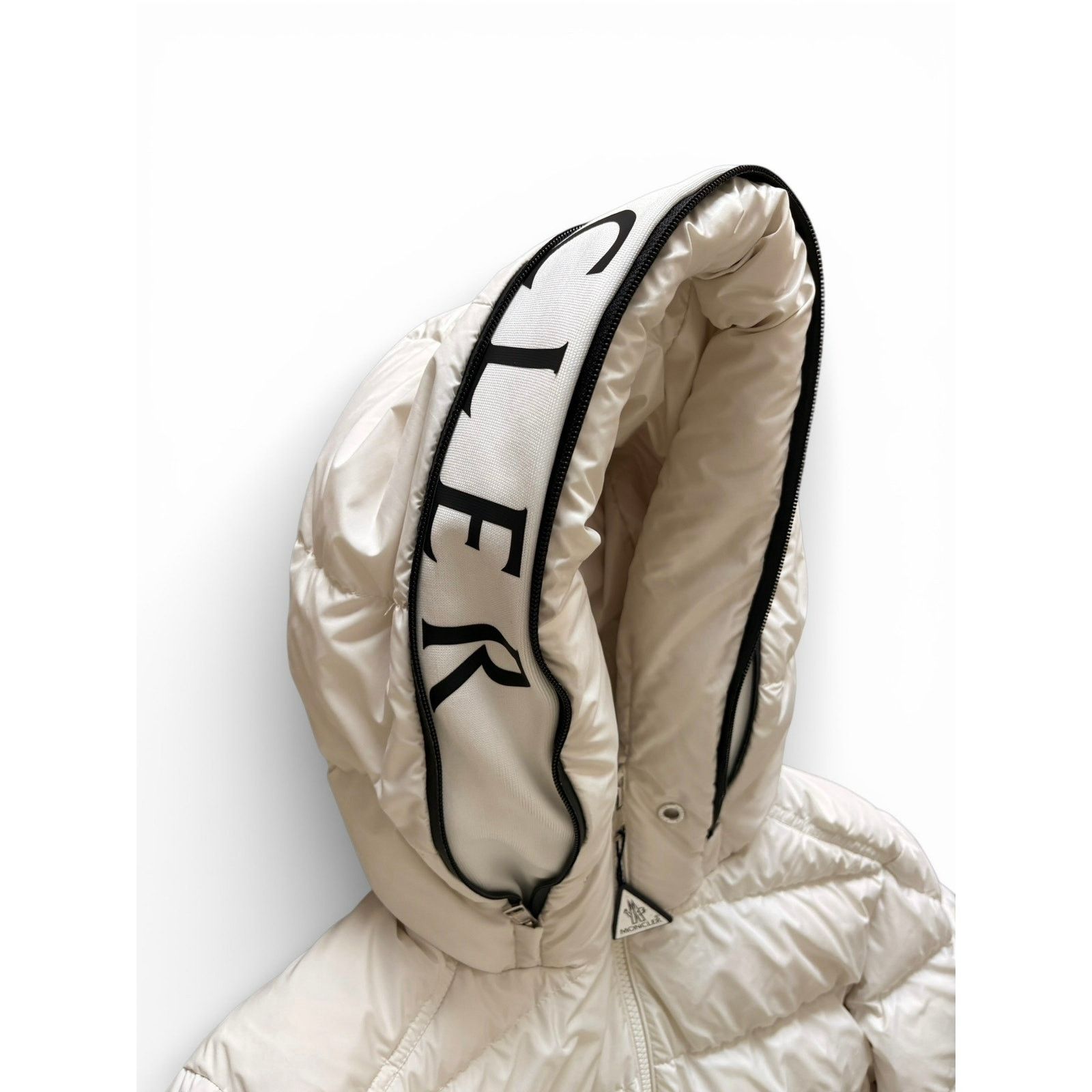 Moncler Moncler Men's Cardere Concealed Logo Jacket White | Size 2 Size US S / EU 44-46 / 1 - 8 Thumbnail