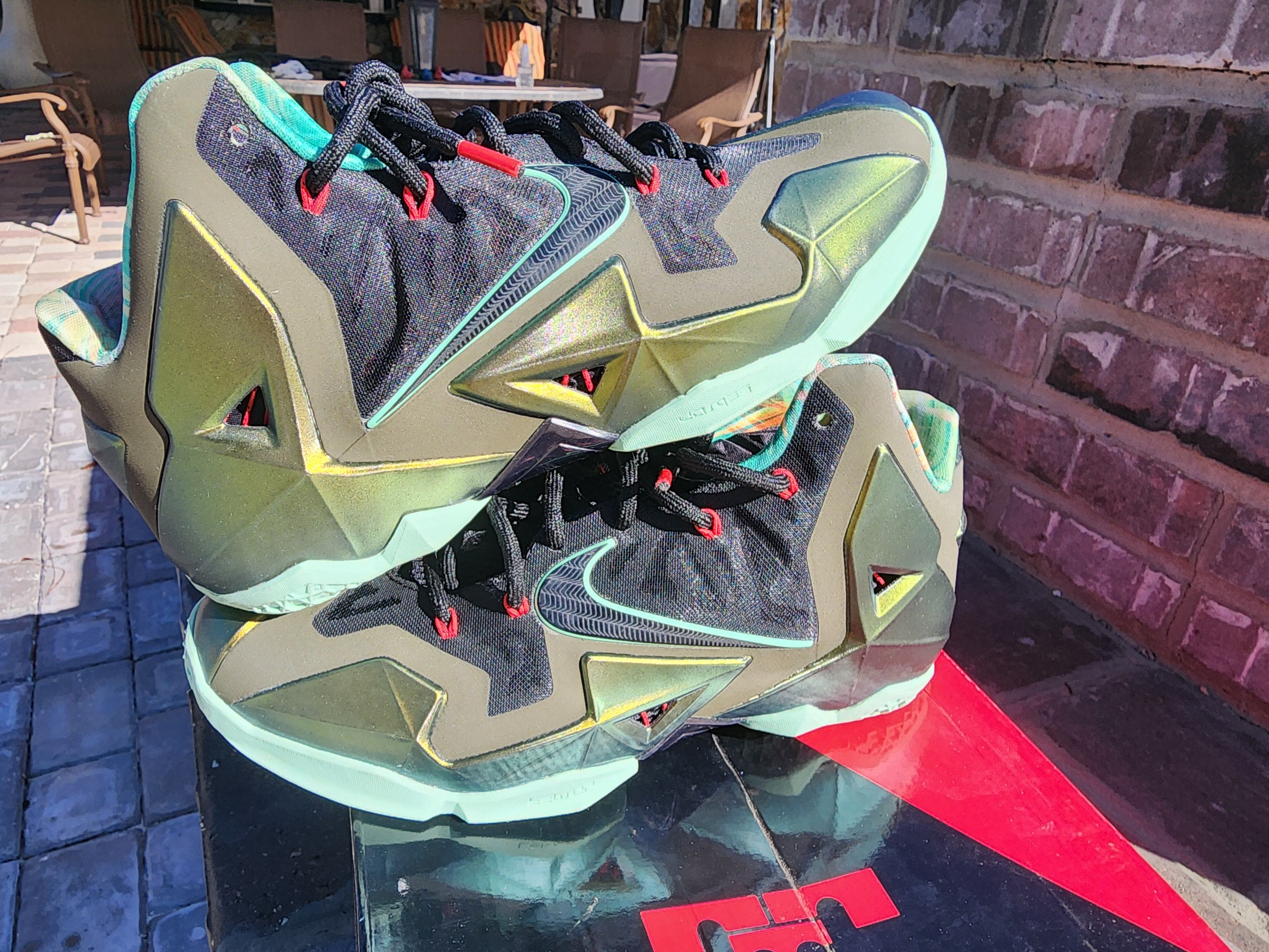 Nike Lebron 11s Kings Pride Size 9.5 Size US 9.5 / EU 42-43 - 1 Thumbnail