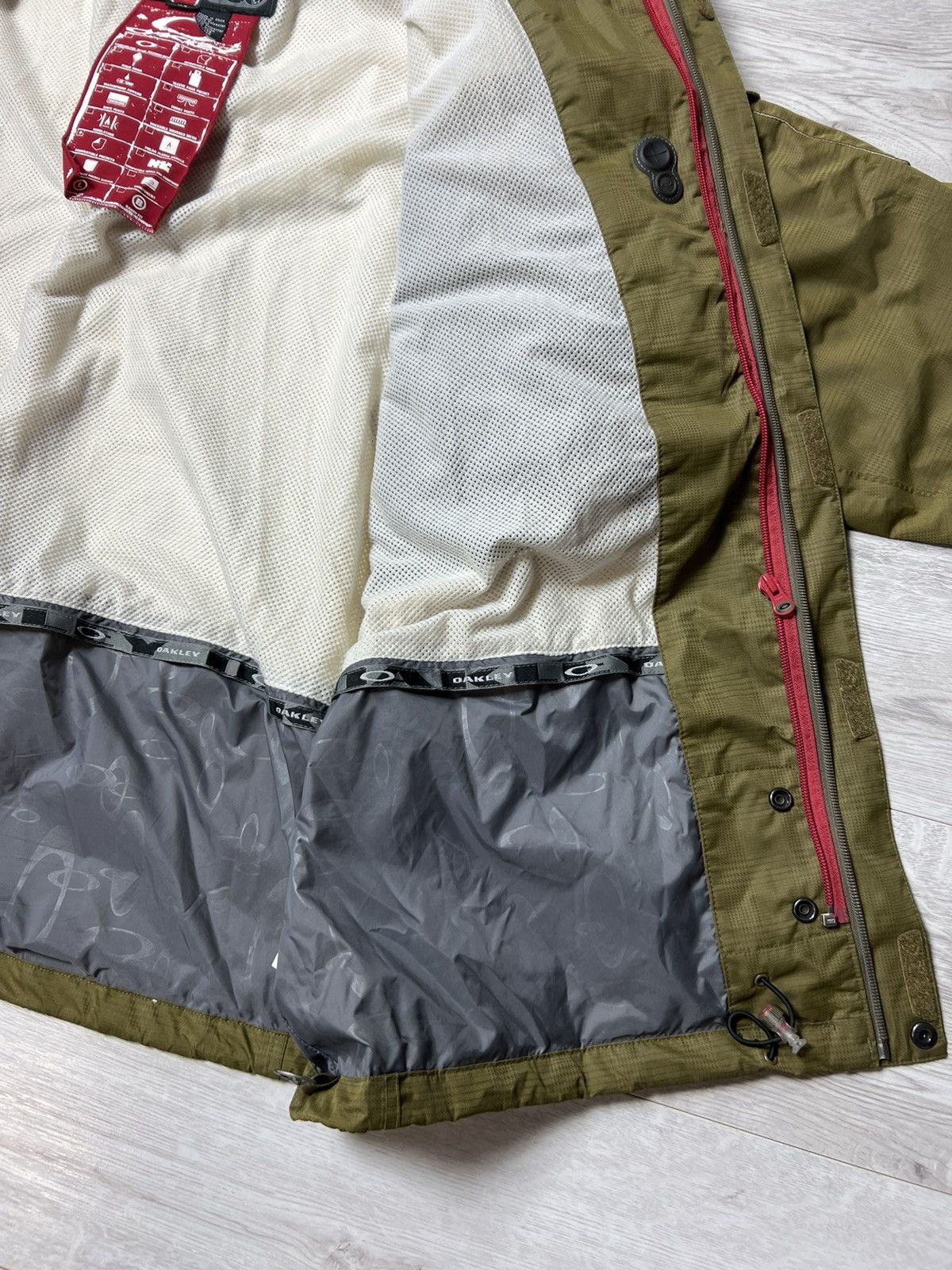 Oakley Rare 2000's Oakley Road Fuel Tactical Cargo Magnet Jacket Size US XL / EU 56 / 4 - 24 Thumbnail