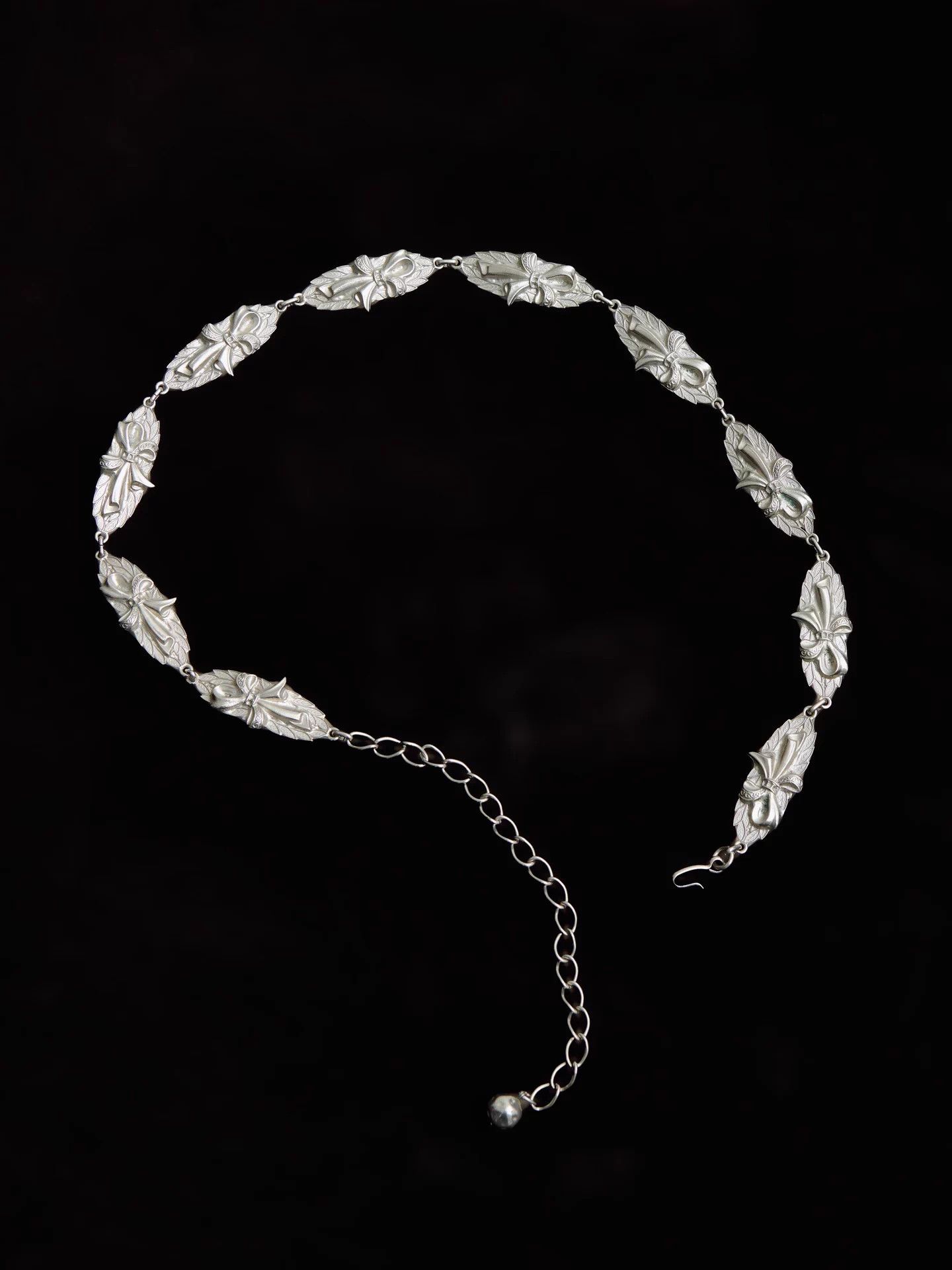 Vintage Vintage French Silver Repousse Floral Leaf Necklace Size ONE SIZE - 6 Thumbnail