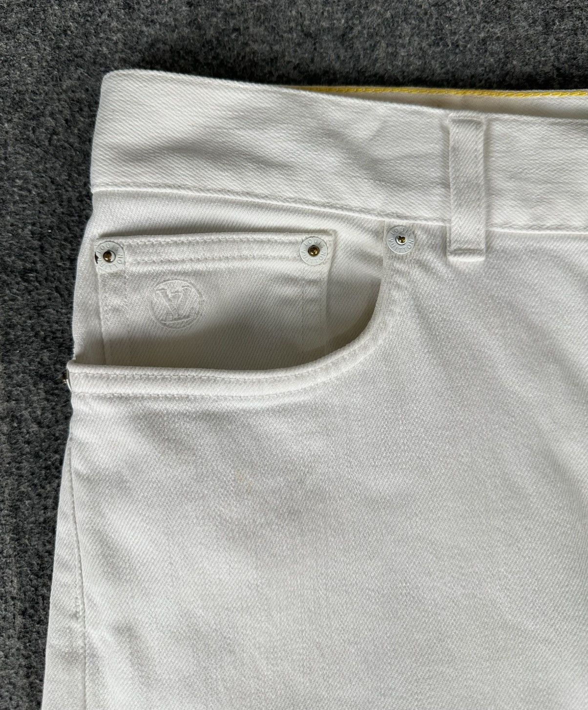 Louis Vuitton Louis Vuitton - Monogram Patch Stretch Fit White Denim Pants Size US 32 / EU 48 - 6 Thumbnail