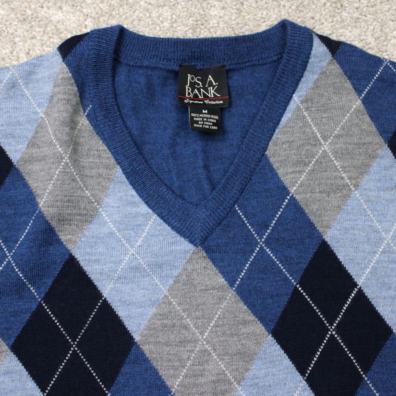 Jos. A. Bank Jos. A. Bank Sweater Mens Medium Blue Argyle 100% Merino Wool V-Neck Pullover Size US M / EU 48-50 / 2 - 3 Thumbnail