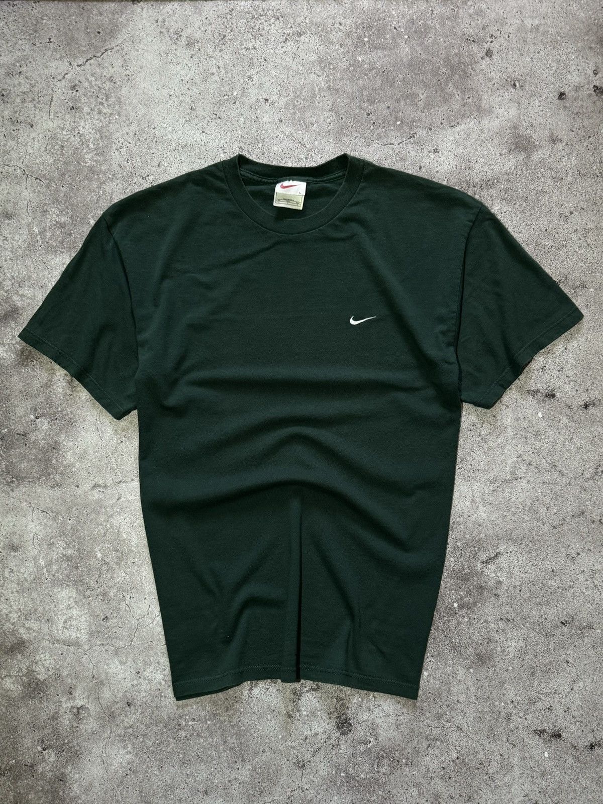 Nike × Vintage Vintage Nike embroidered logo y2k Green T-Shirt Size US L / EU 52-54 / 3 - 1 Thumbnail