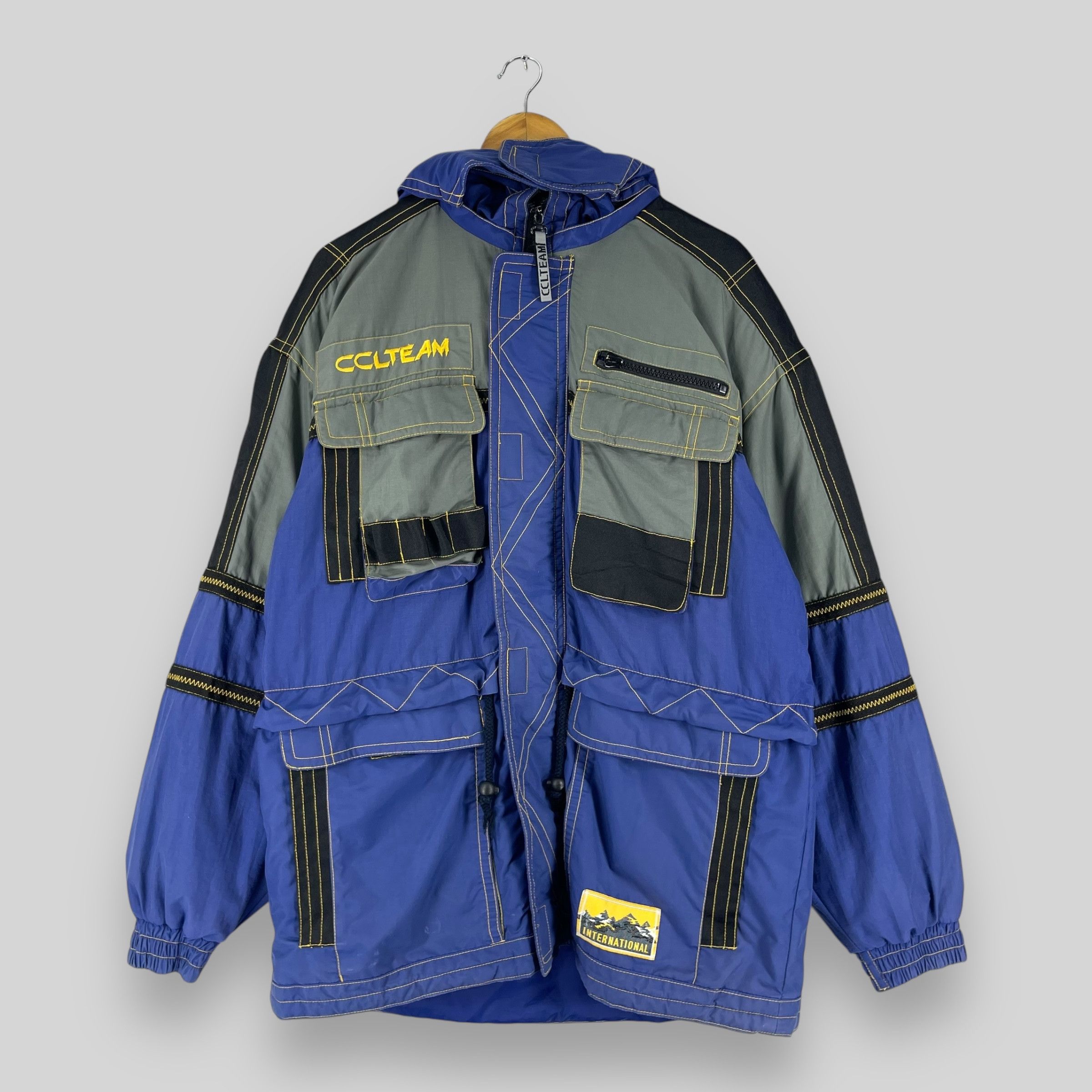 Vintage Vintage 90's CCL Team Utility Winter Ski Hoodie Jacket Size US L / EU 52-54 / 3 - 1 Thumbnail