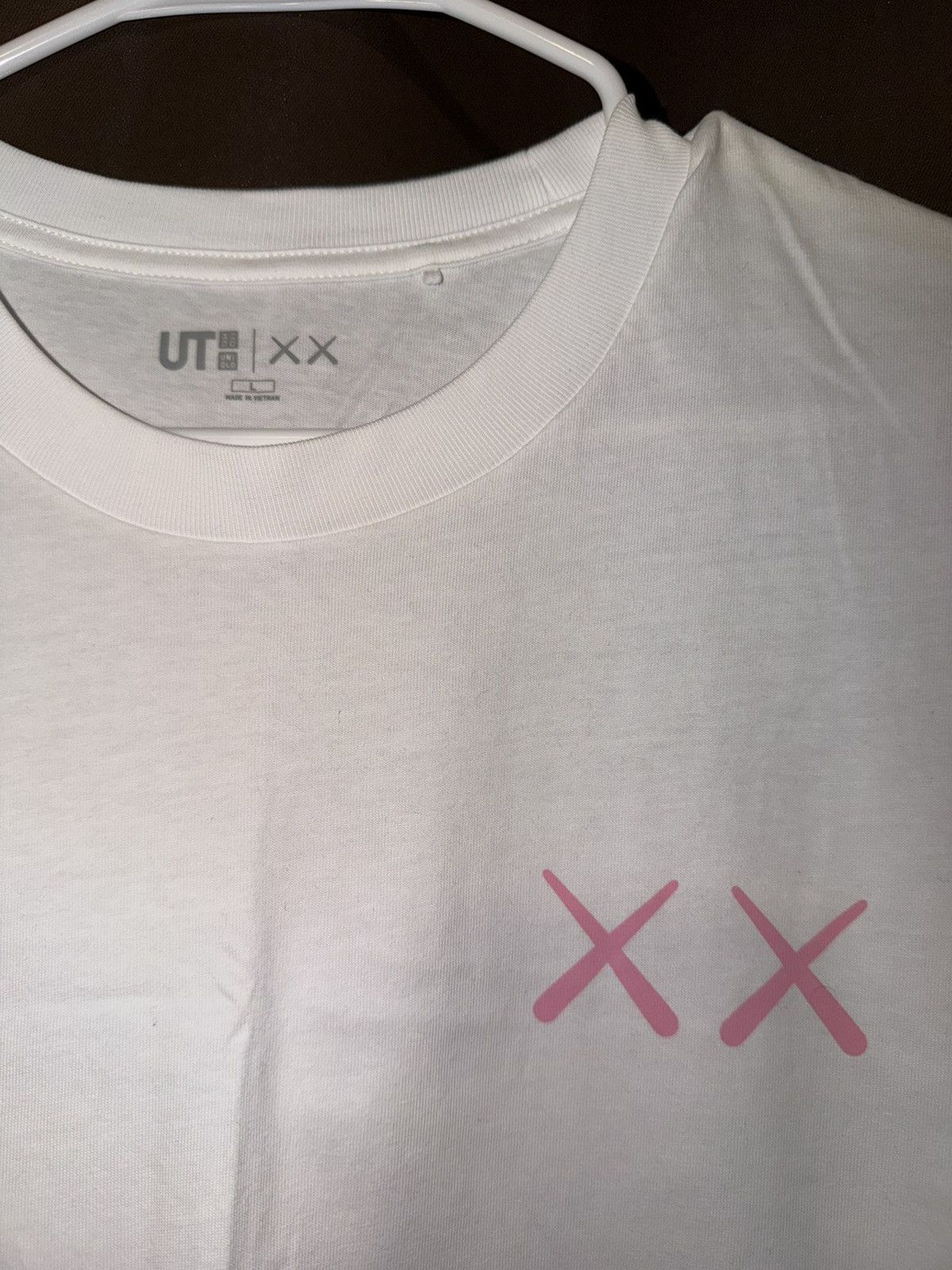 Kaws × Uniqlo KAWS × Uniqlo UT Short Sleeve Graphic T-shirt Size US L / EU 52-54 / 3 - 2 Thumbnail