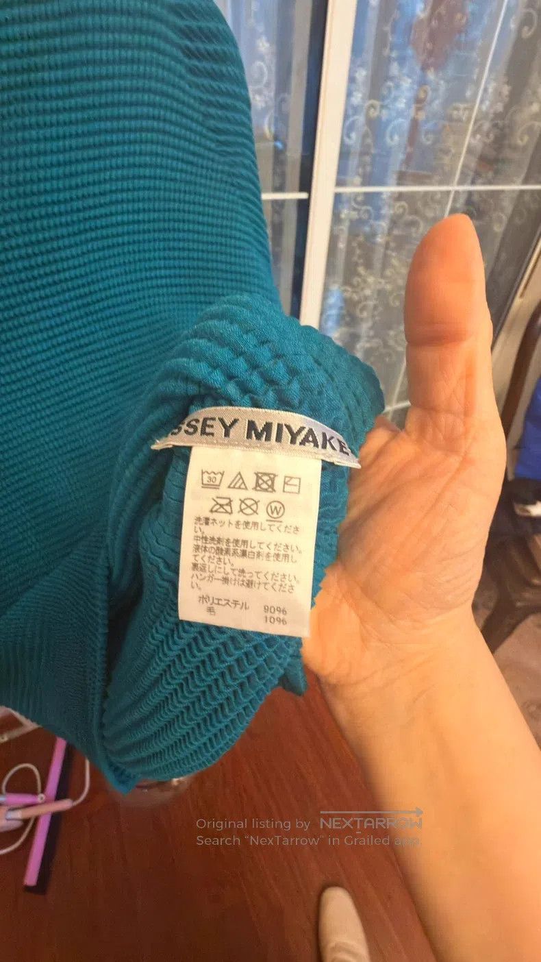 Issey Miyake Issey Miyake Blue V-Neck Knit Sweater (For Reference Only) Size M / US 6-8 / IT 42-44 - 3 Thumbnail