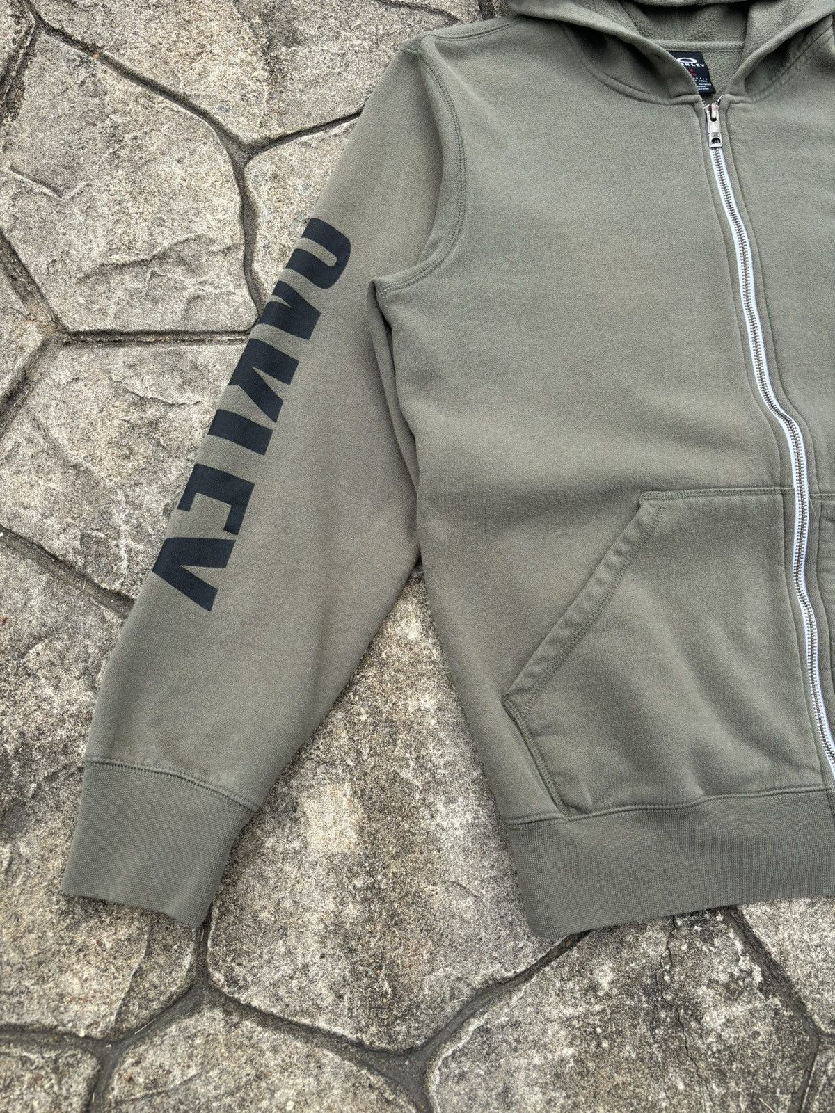 Oakley Y2K Oakley Military Green Casual Hoodie Size US M / EU 48-50 / 2 - 2 Thumbnail