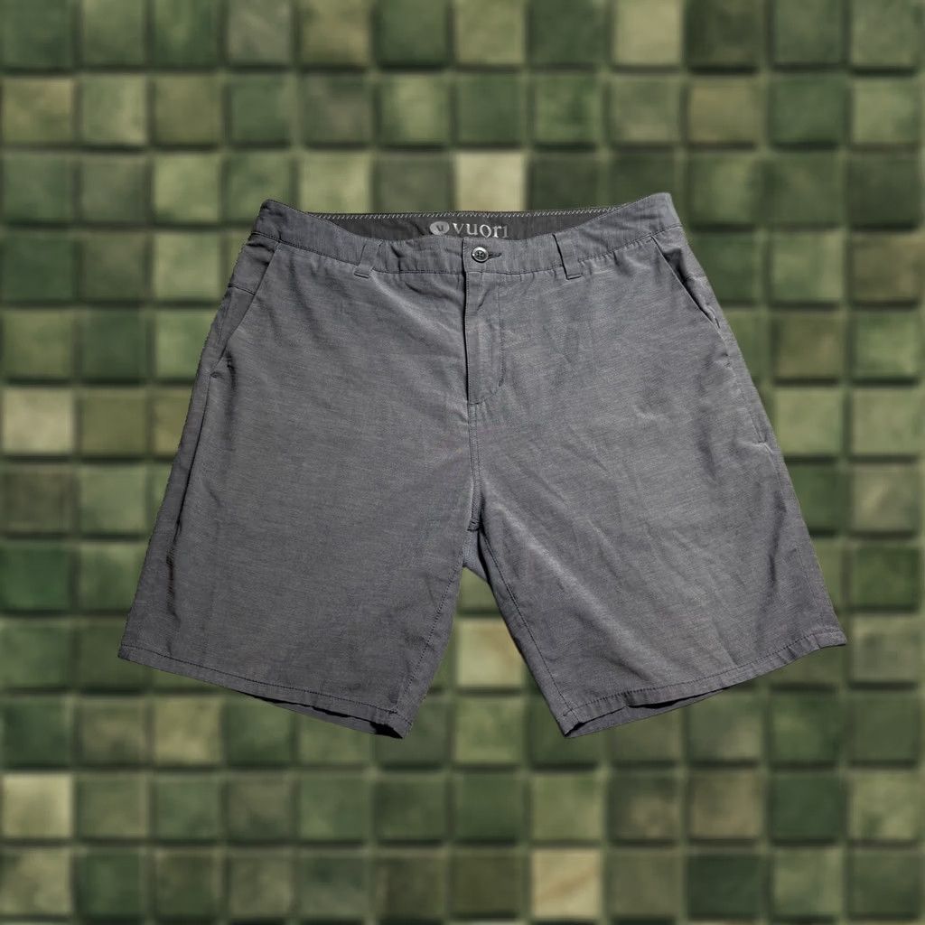 Vuori Vuori Aim Shorts Mens 34 Gray Performance Chino Stretch Golf V368 Size US 34 / EU 50 - 1 Thumbnail