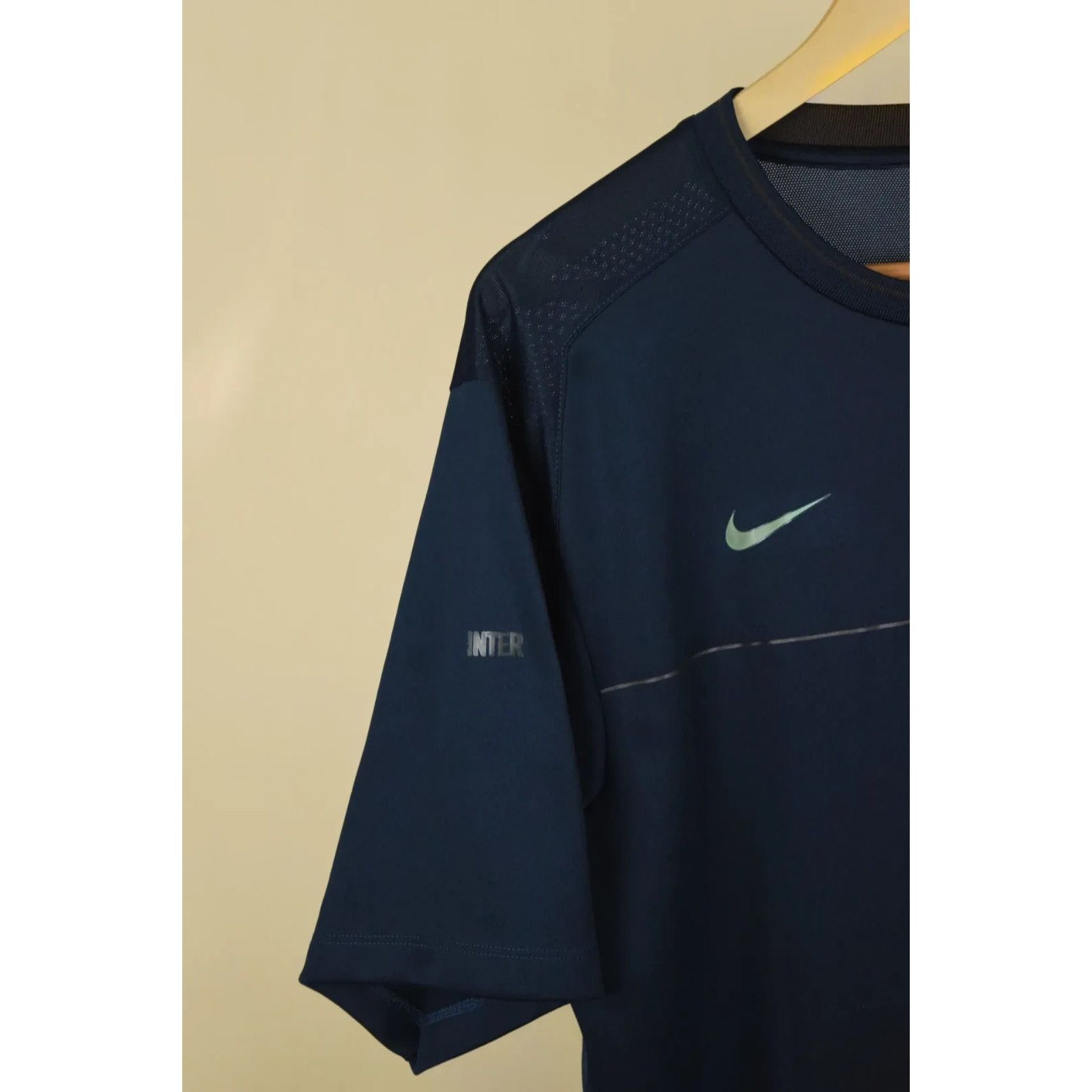 Nike AUTHENTIC 2008 Inter Milan Training – Soccer Jersey Size L Size US L / EU 52-54 / 3 - 4 Thumbnail