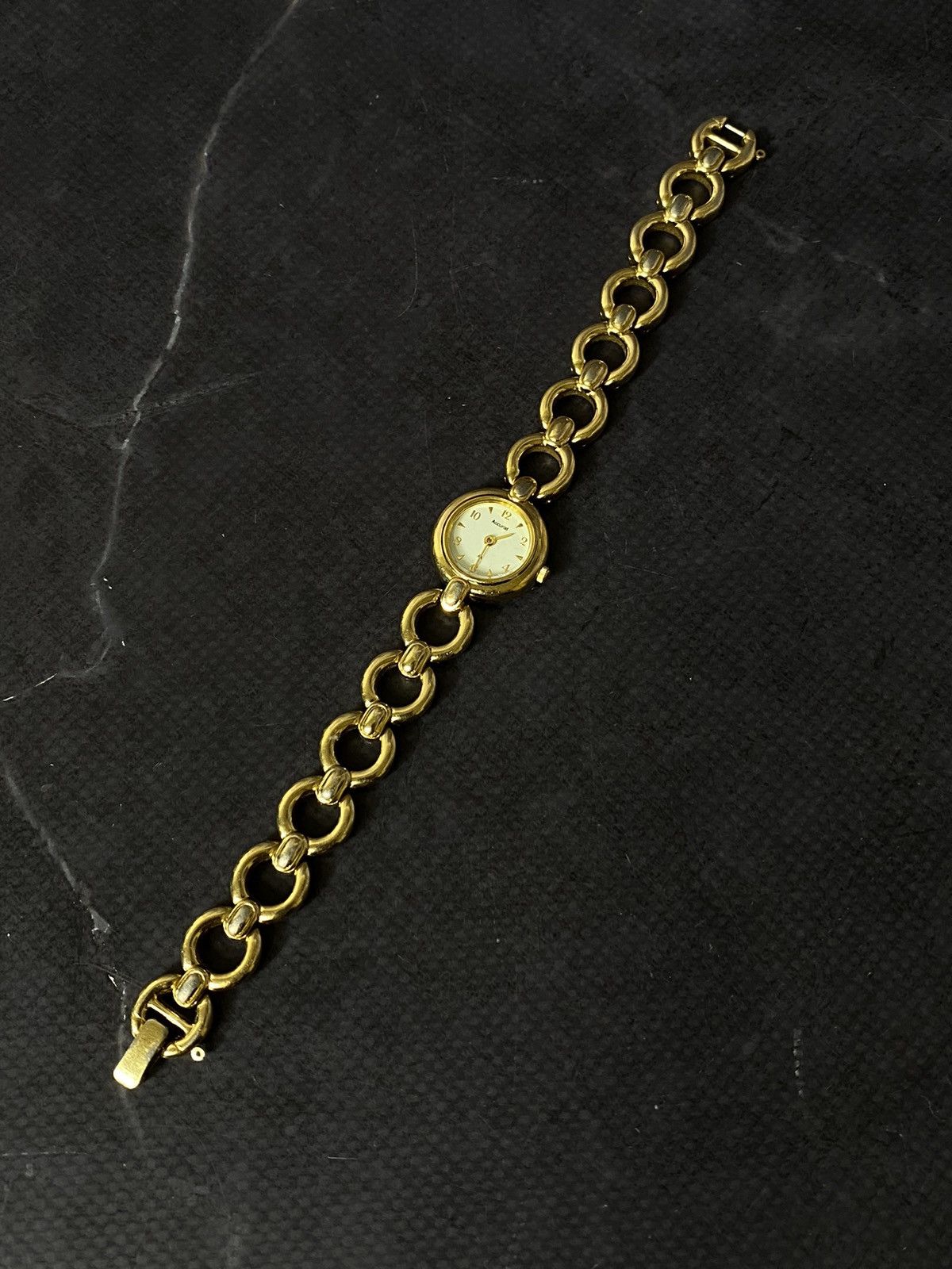 Japanese Brand Accurist 90s Gold Plated Women's Watch Size ONE SIZE - 1 Thumbnail