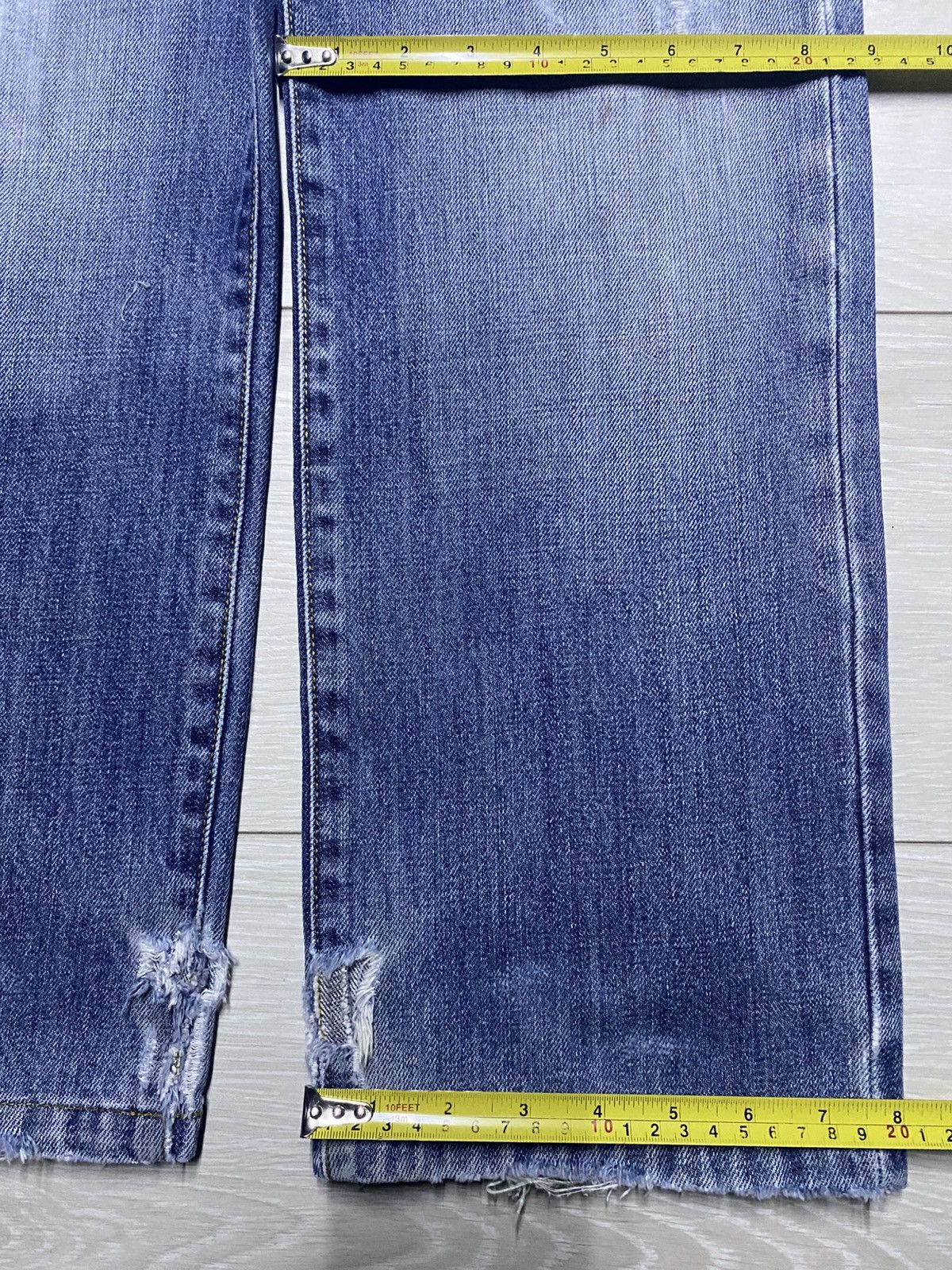 Uniqlo Vintage Japanese Uniqlo Faded Wash Distressed Loose Jeans Size US 30 / EU 46 - 16 Thumbnail