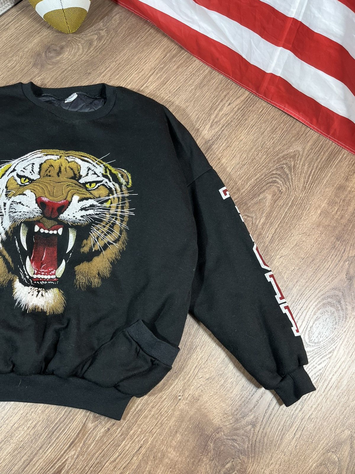 Vintage Vintage 90s Tiger🐯 Rare Sweatshirt warm with pockets Size US XL / EU 56 / 4 - 3 Thumbnail