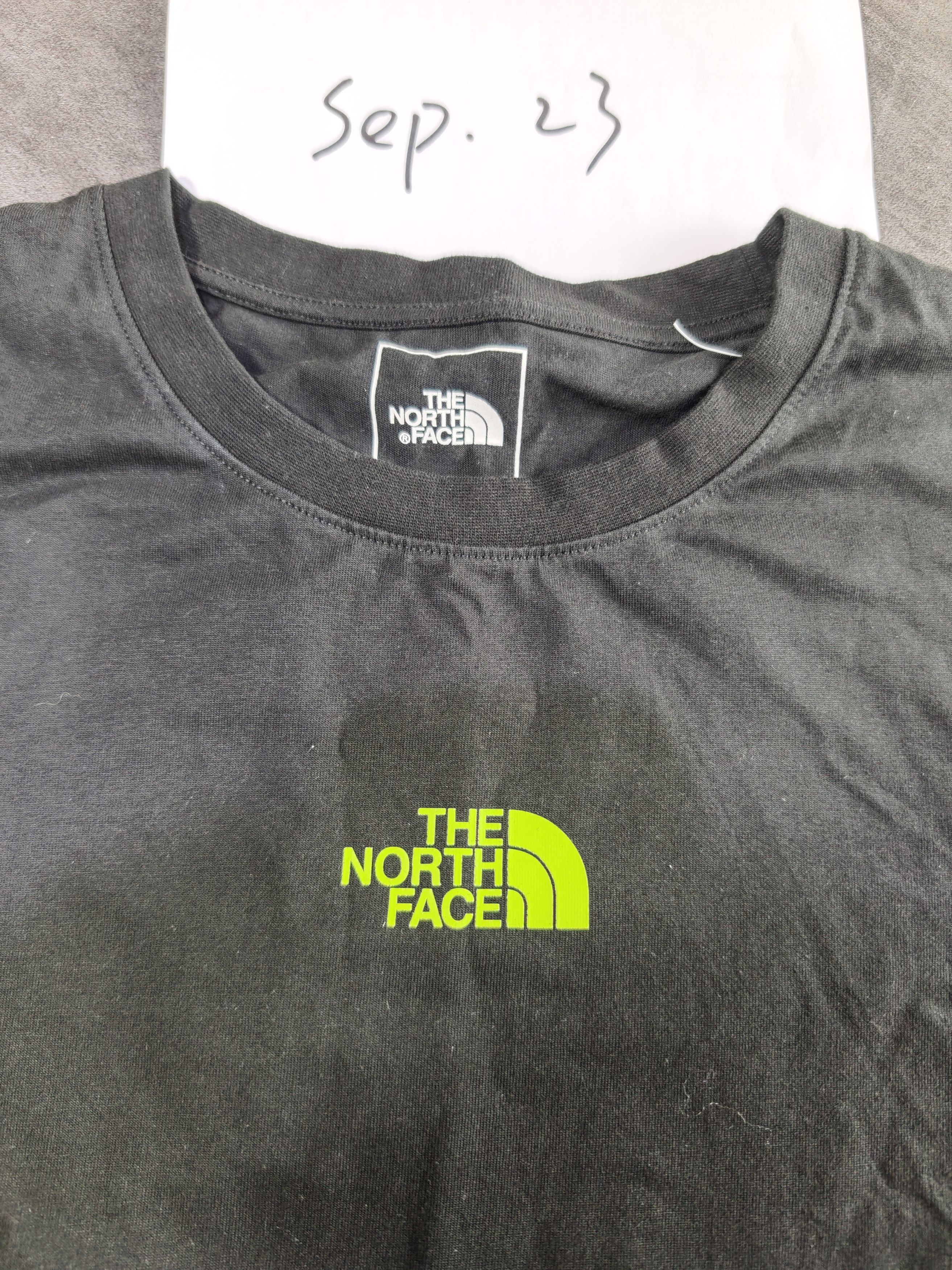 The North Face TNF Tshirts black Size US L / EU 52-54 / 3 - 2 Thumbnail