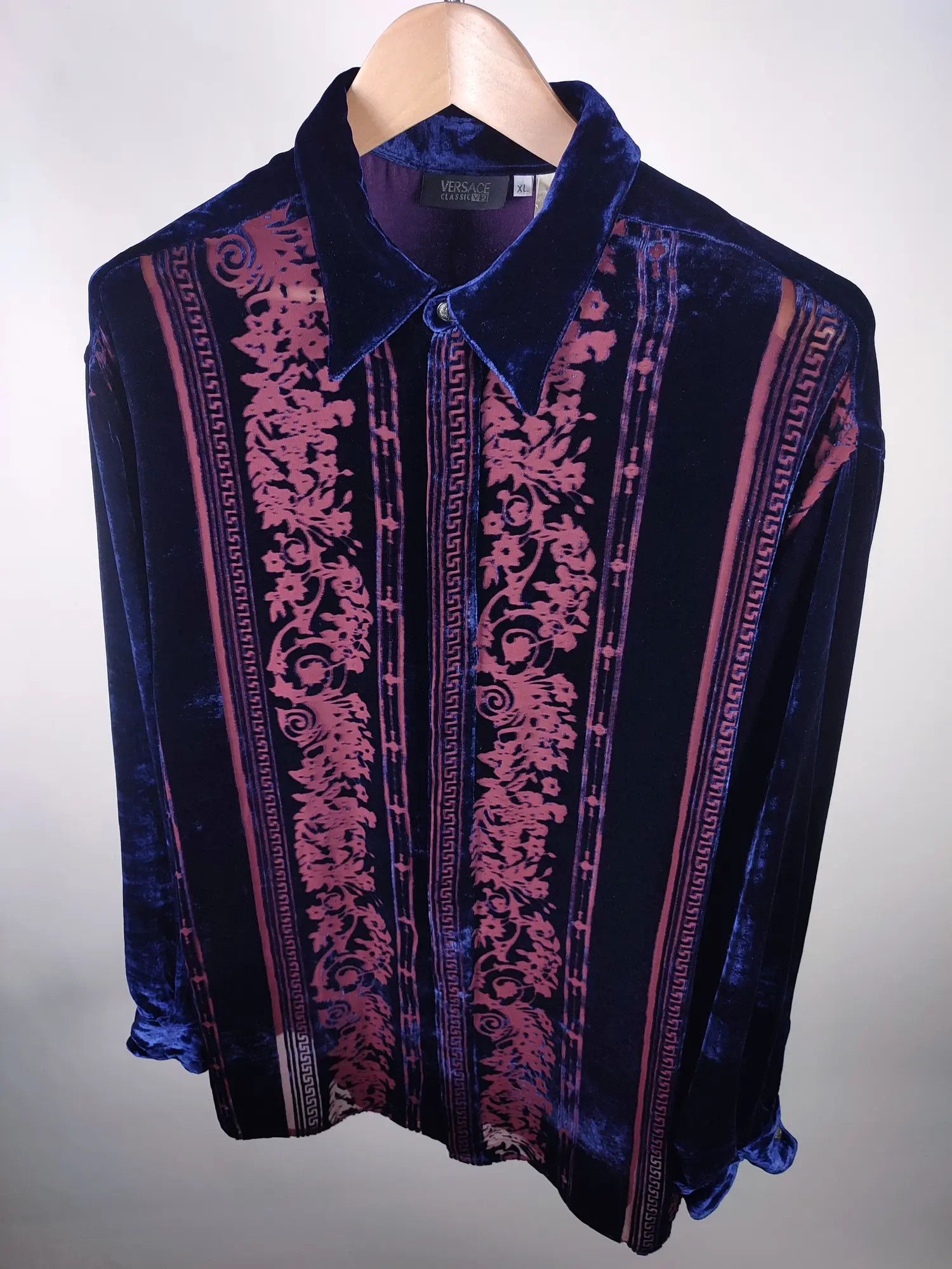 Versace Rare Versace V2 Classic Silk Mesh Velour Vintage Shirt Size US XL / EU 56 / 4 - 1 Thumbnail