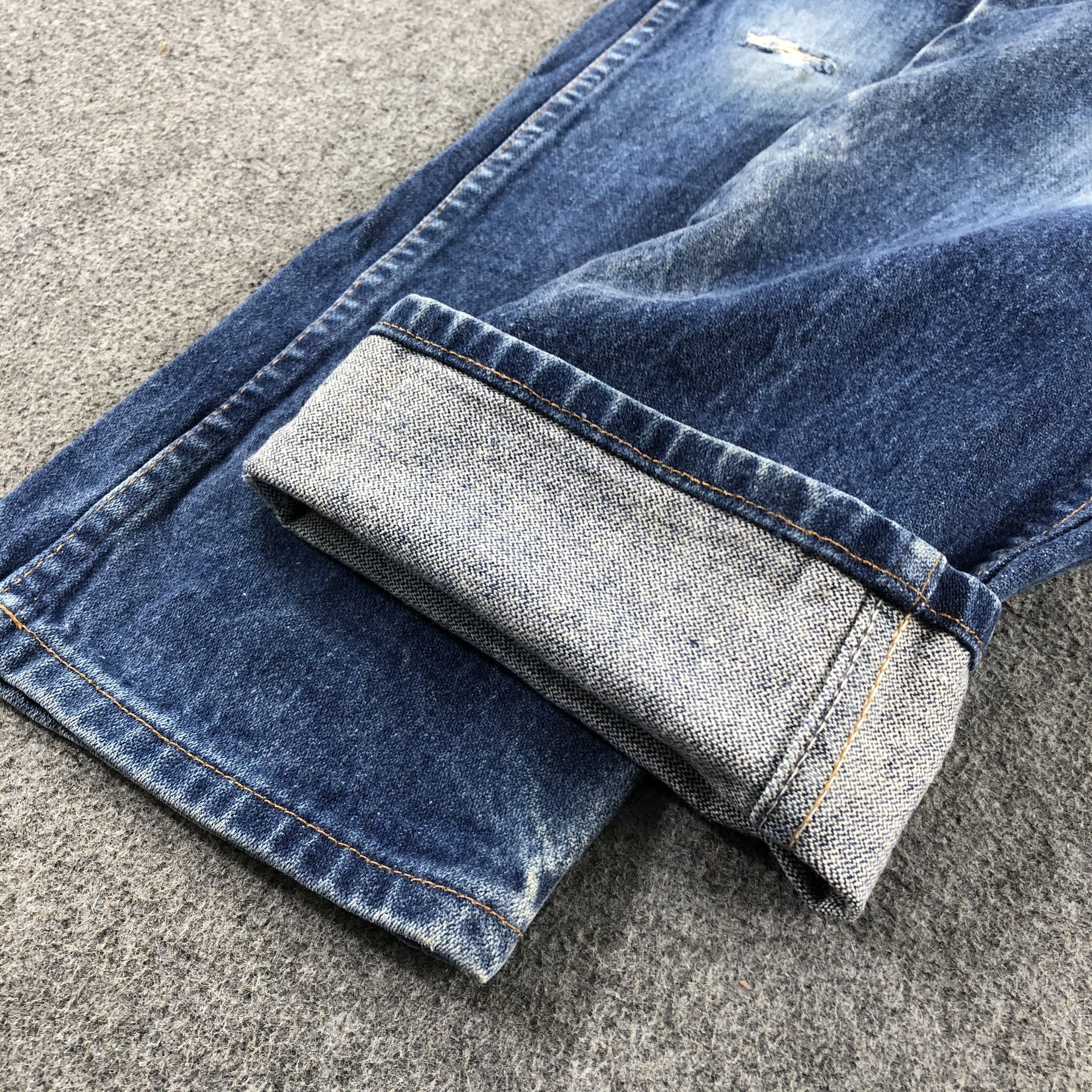 Vintage Vintage Blue Wash Wrangler Jeans-J2404 Size US 26 / EU 42 - 6 Thumbnail