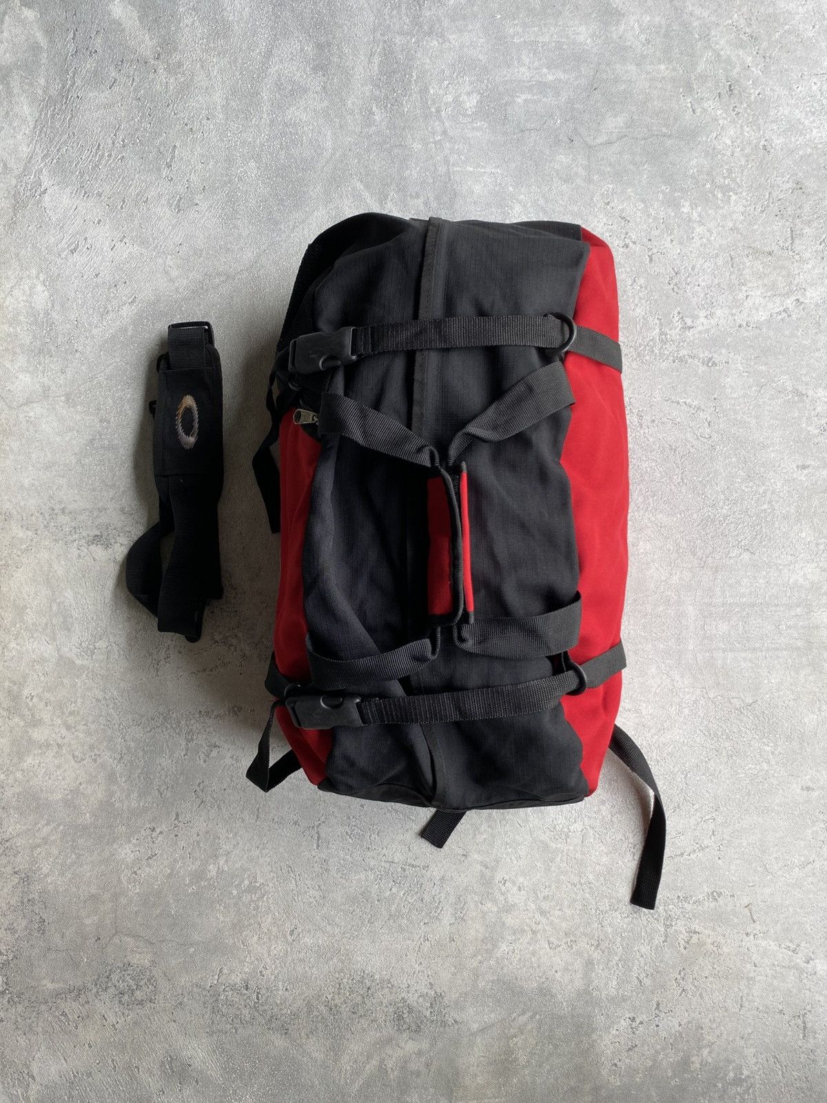 Oakley Vintage Oakley Convertible Duffel Backpack Size ONE SIZE - 2 Thumbnail