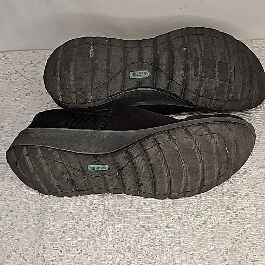 The Unbranded Brand Bzees Glee stretchable slip on black walking shoes sz 9.5 Size US 9.5 / IT 39.5 - 5 Thumbnail