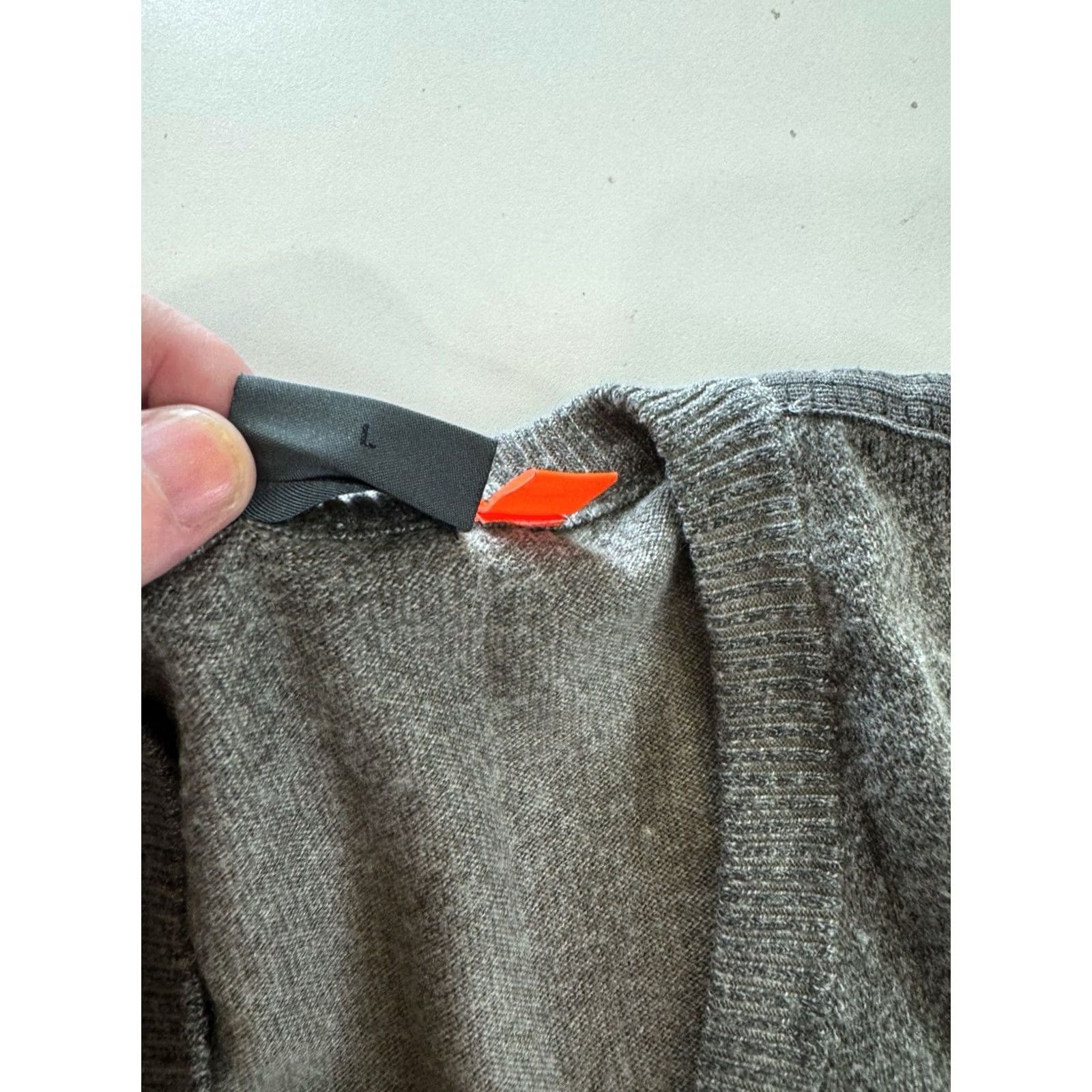 Hugo Boss Hugo Boss Forever Unique Vneck SWEATER Large L Mens Cardigan? Size US L / EU 52-54 / 3 - 7 Thumbnail