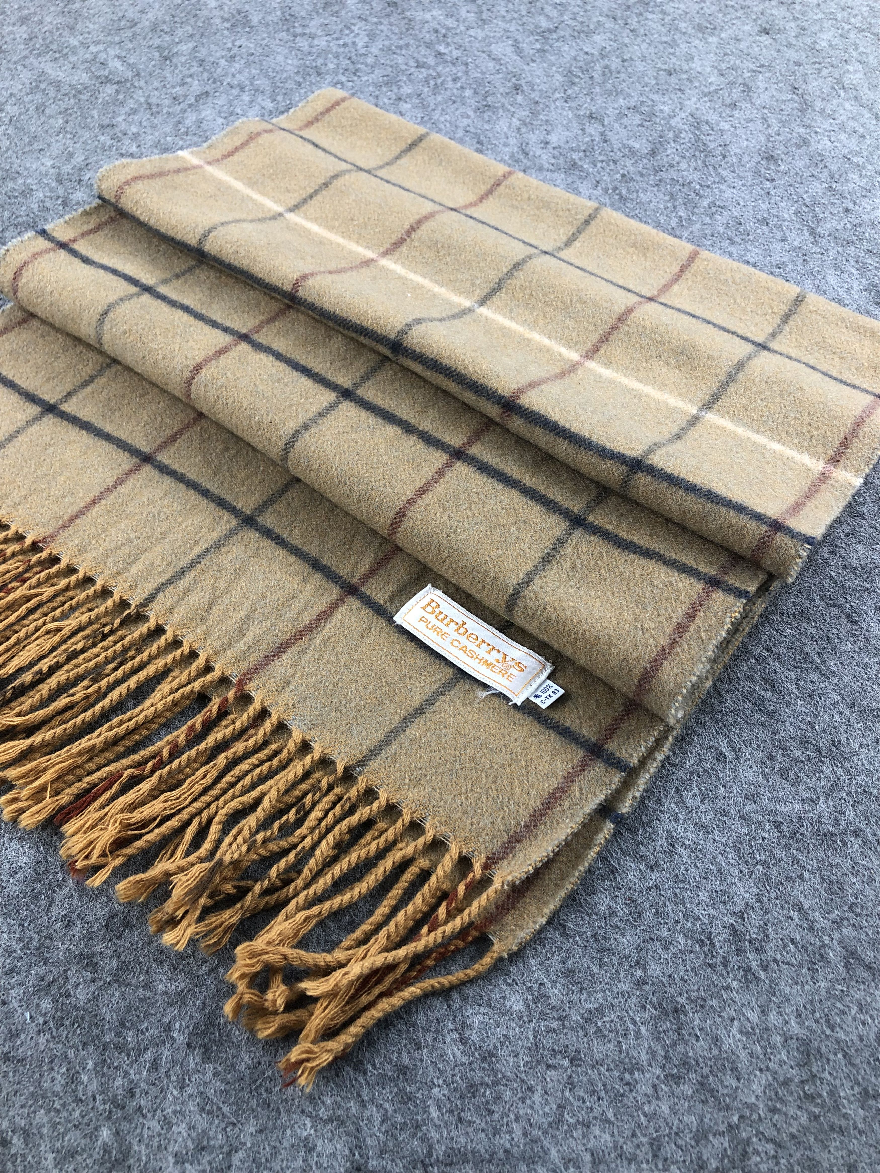 Burberry Burberry Scarf / Muffler / Neckwear Size ONE SIZE - 2 Thumbnail