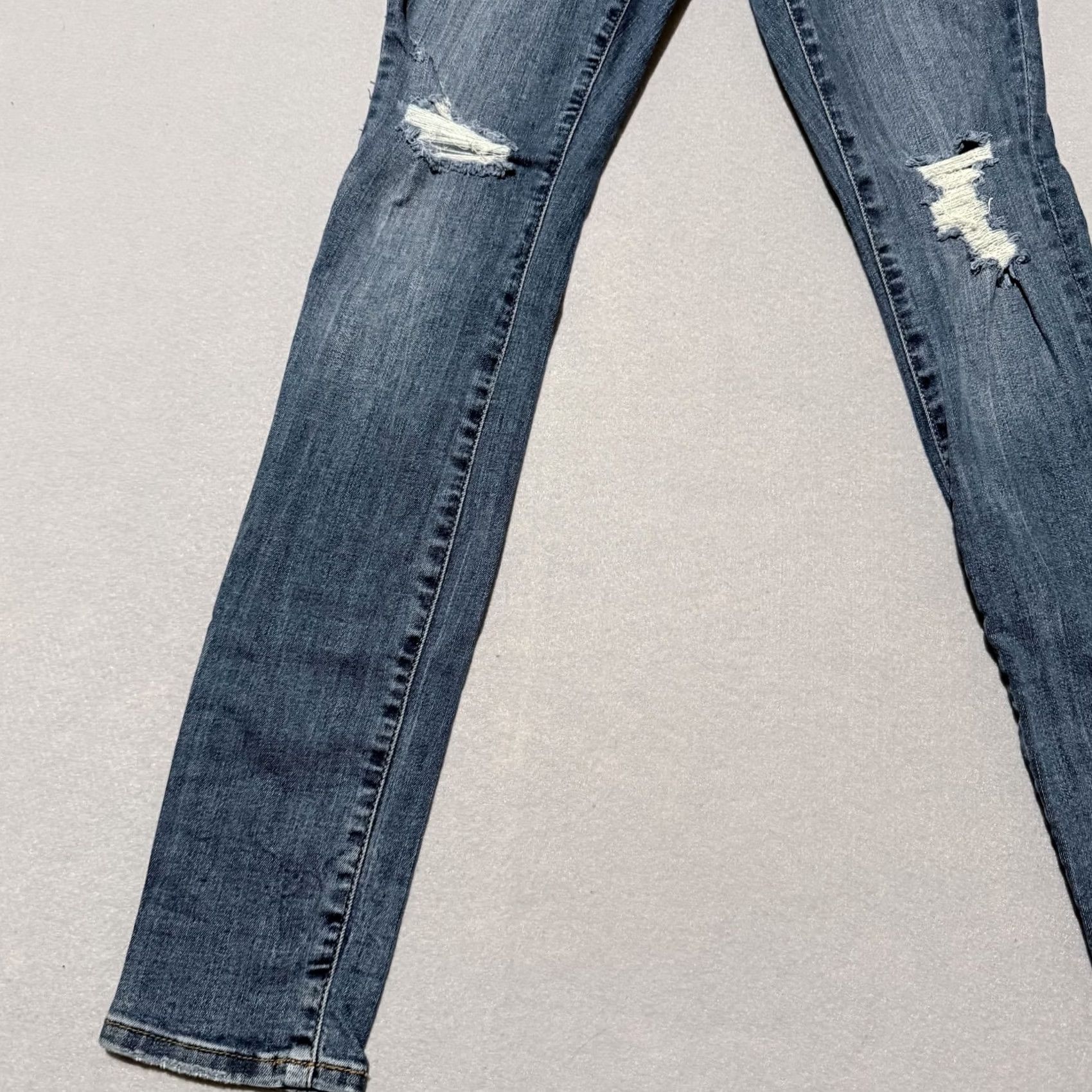 Vintage Universal Thread Jeans Women's Blue Denim Distressed Mid Rise Skinny 26x29 Size 26" / US 2 / IT 38 - 5 Thumbnail