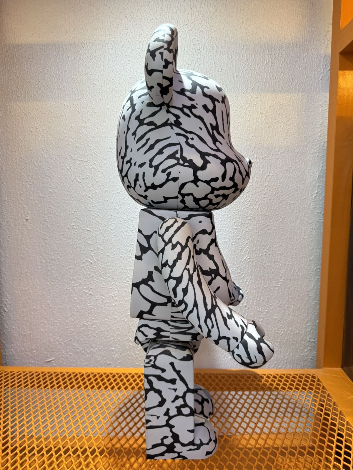 Medicom Toy BearBrick X Atmos Elephant 1000% Size 40 - 3 Thumbnail