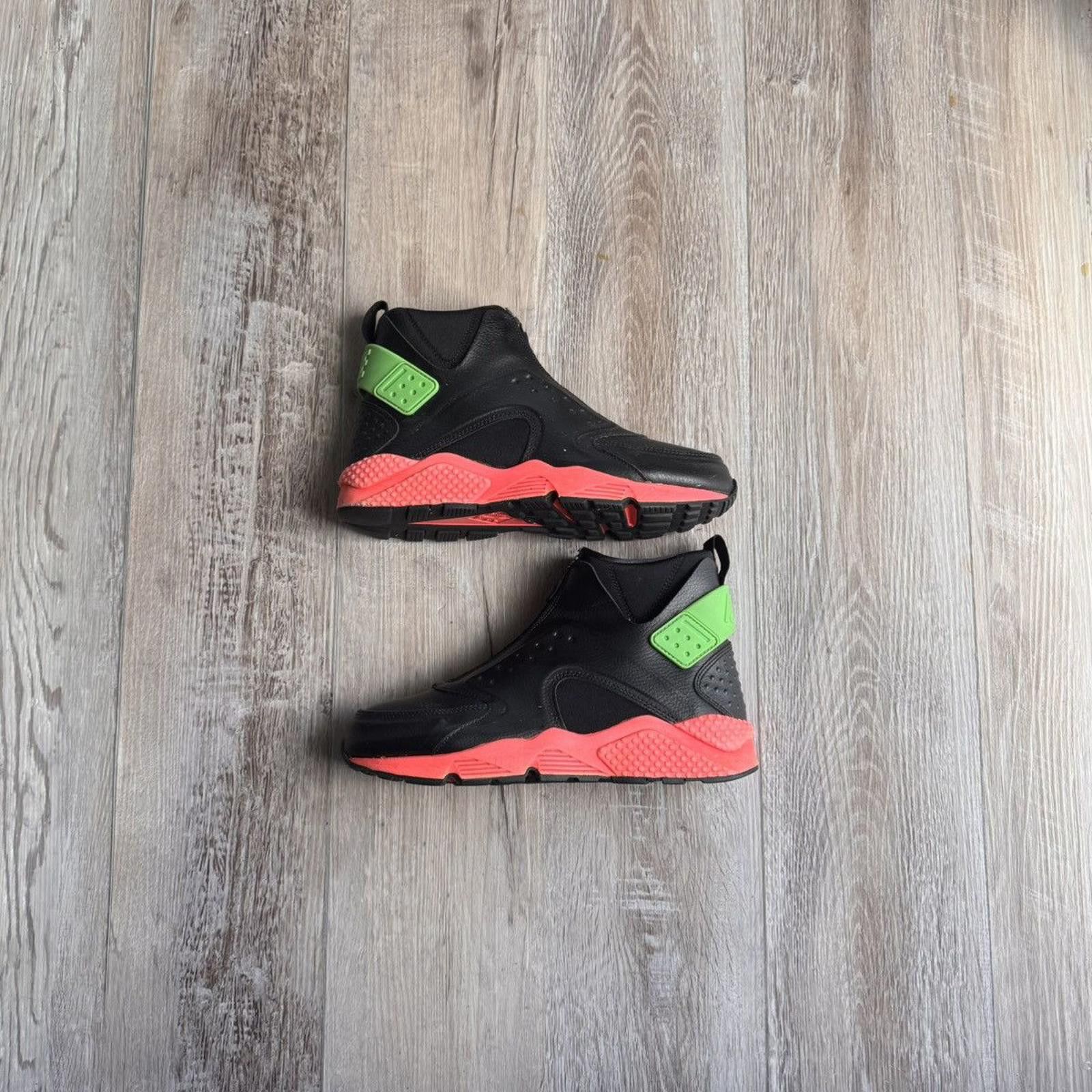 Nike NIKE • WMNS Air Huarache Mid (7.5M) Size US 7.5 / EU 40-41 - 1 Thumbnail
